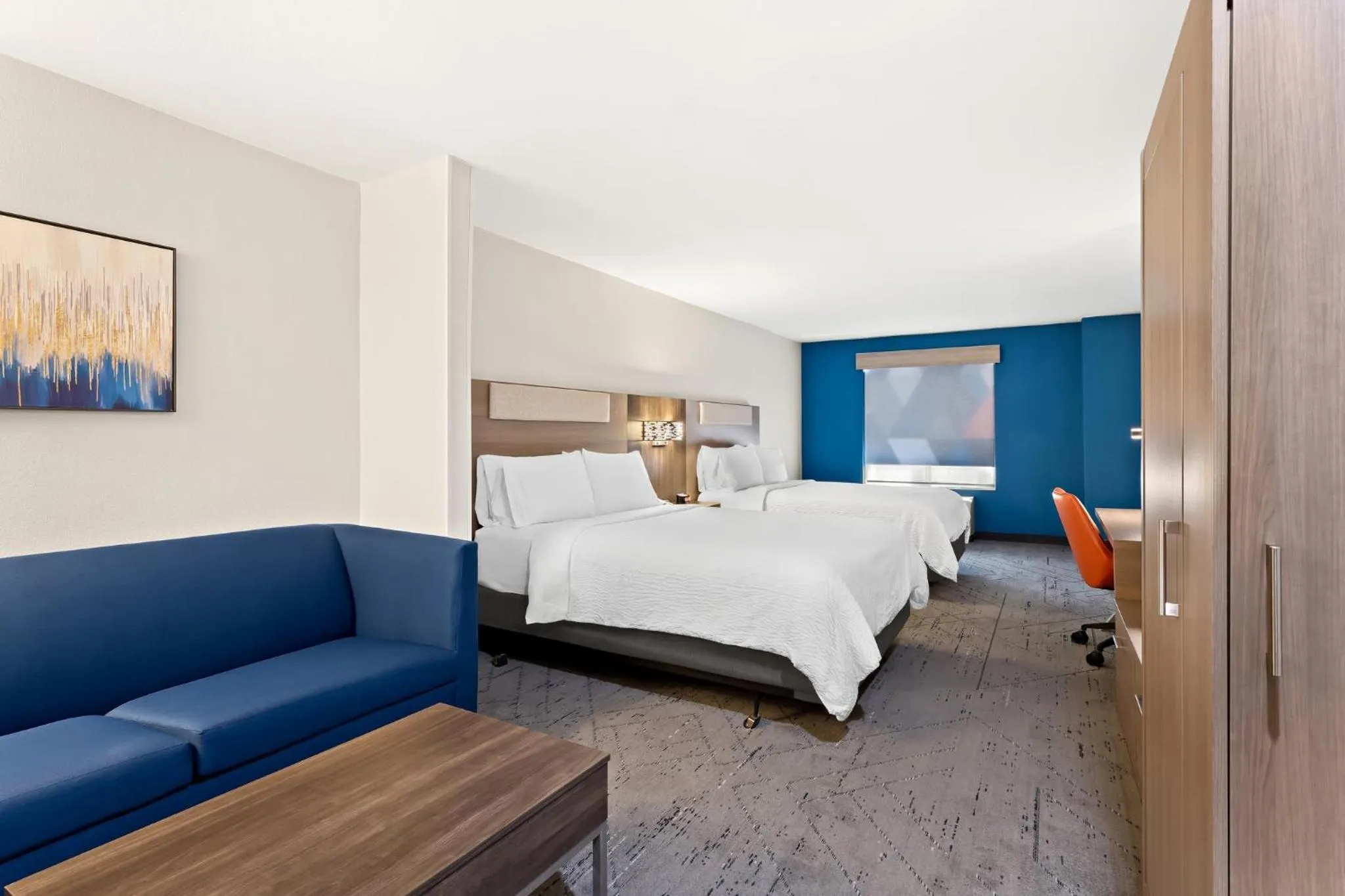 Photo of the whole room, Bed in Holiday Inn Express & Suites Perry by IHG