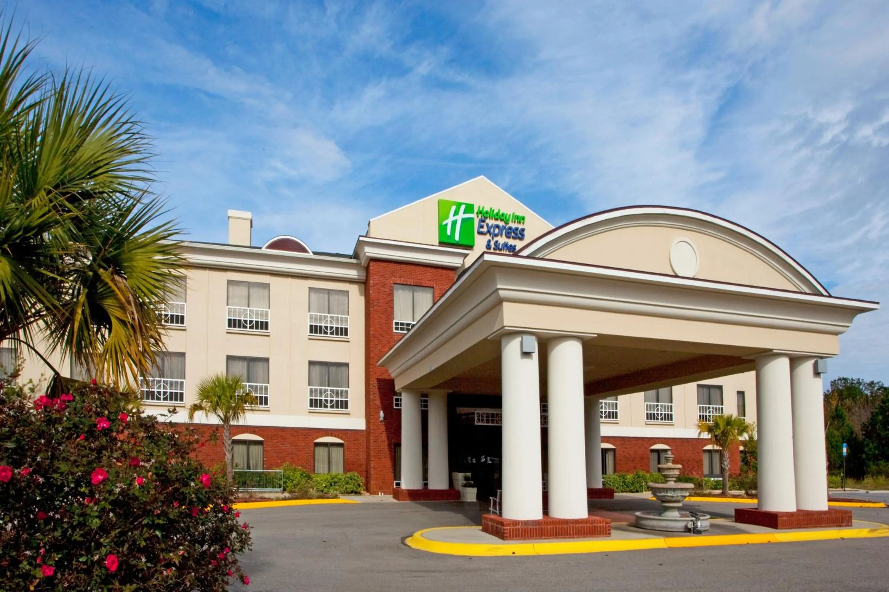 Property building in Holiday Inn Express & Suites Quincy I-10 by IHG
