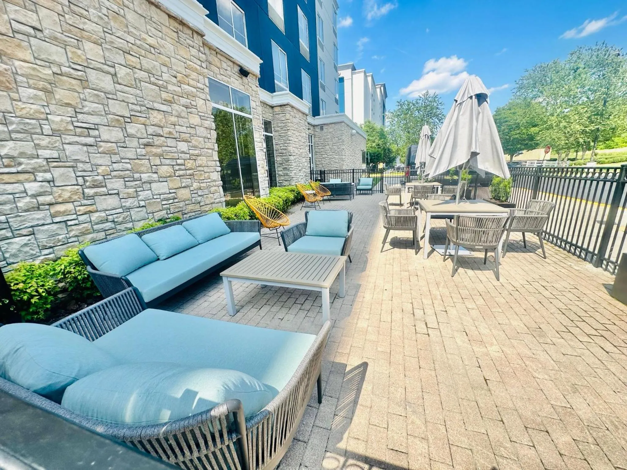 Balcony/Terrace in Delta Hotels by Marriott Colonial Heights