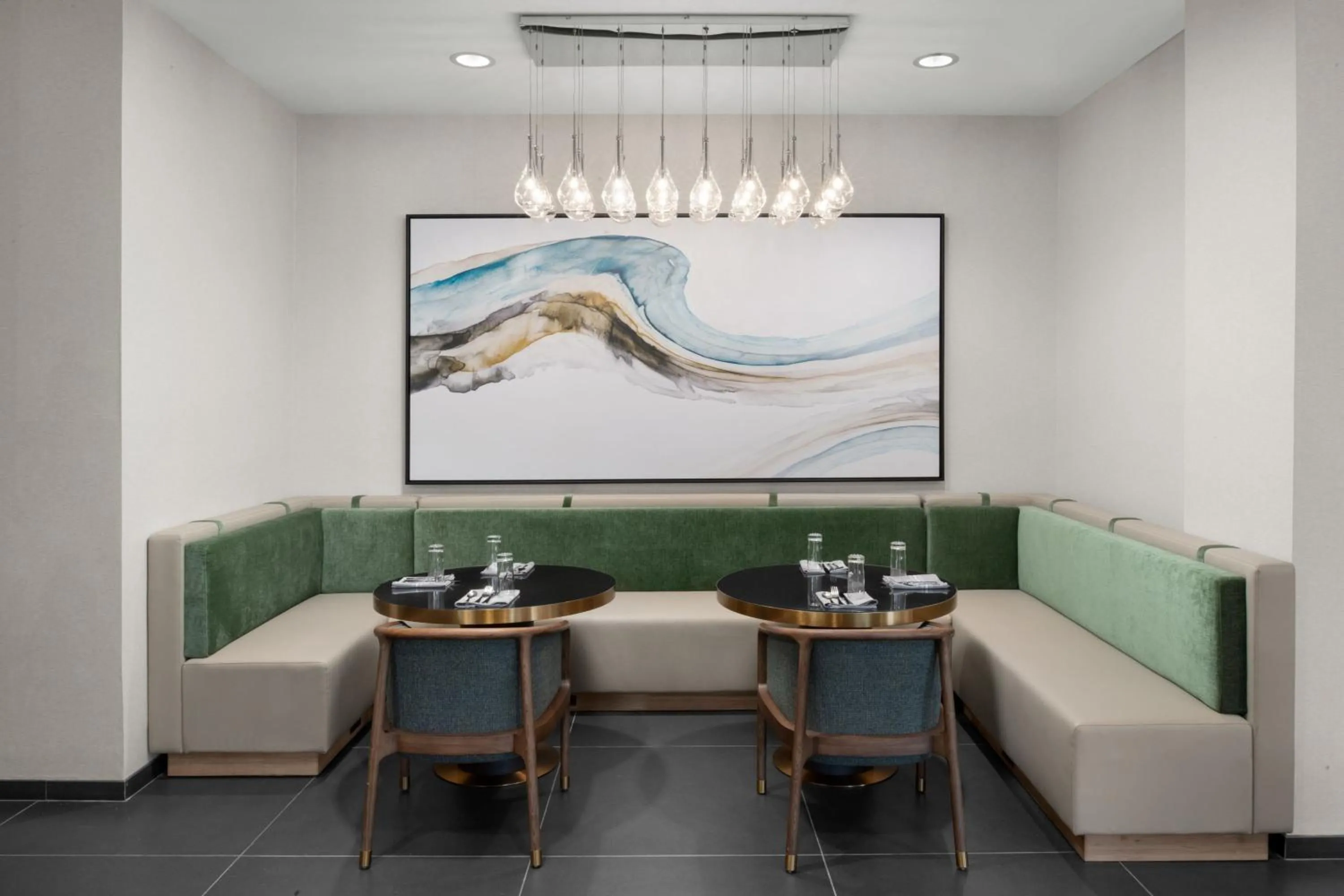 Restaurant/places to eat in Delta Hotels by Marriott Colonial Heights