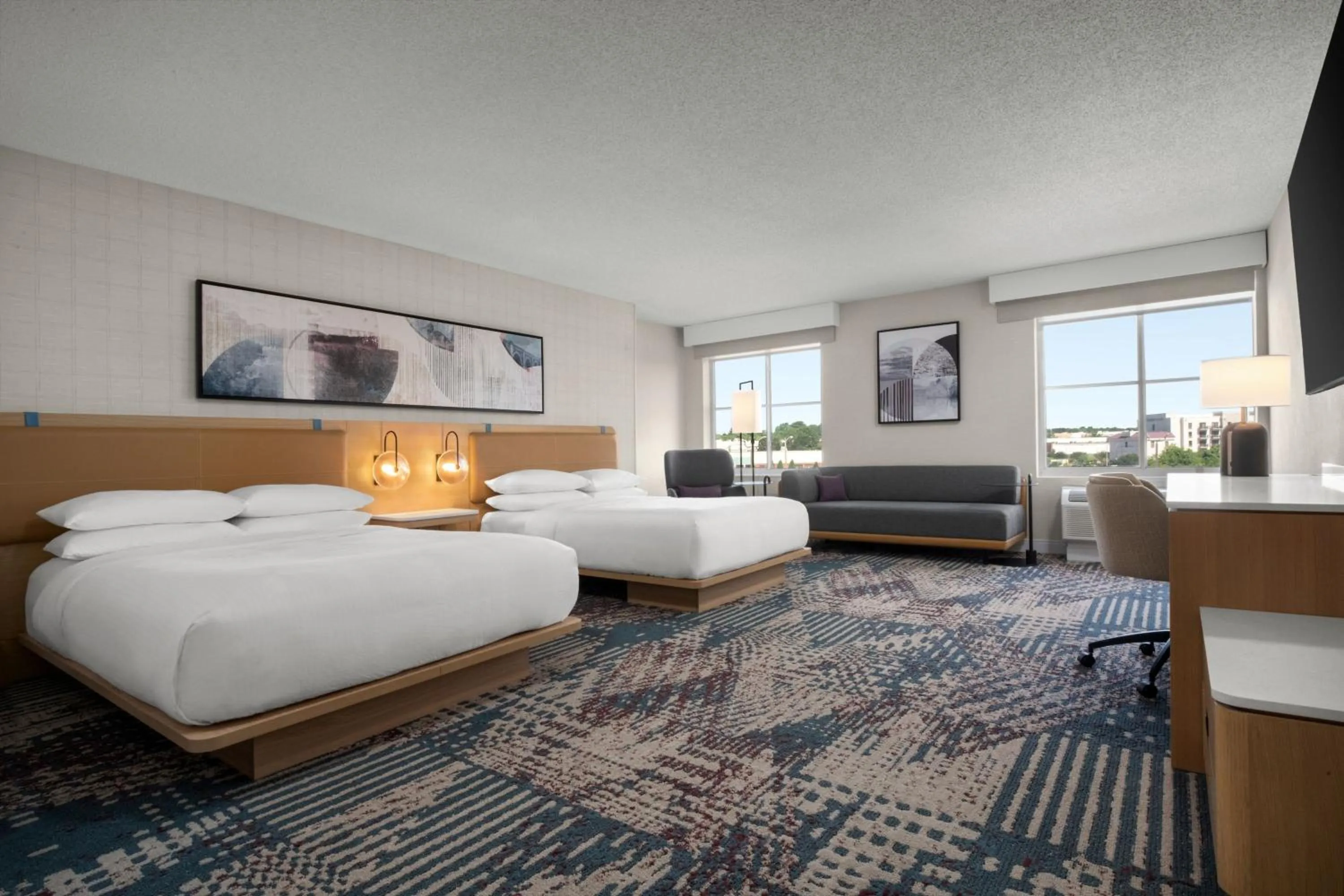 Photo of the whole room, Bed in Delta Hotels by Marriott Colonial Heights