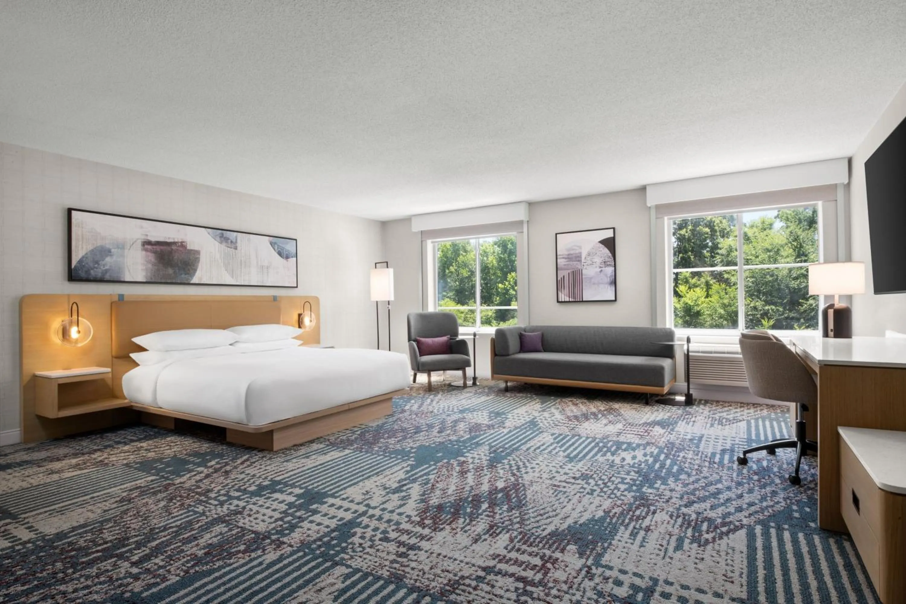 Photo of the whole room, Bed in Delta Hotels by Marriott Colonial Heights