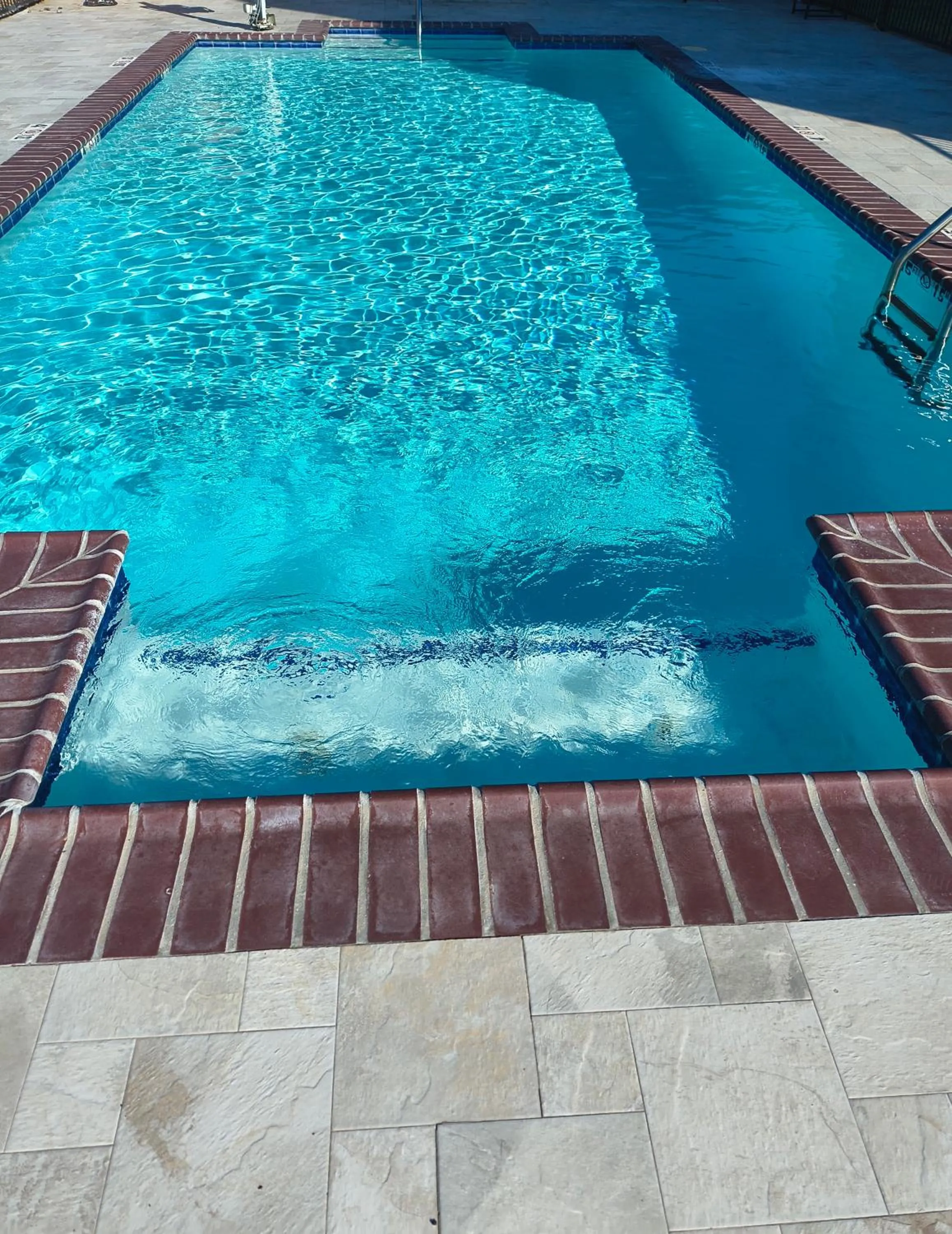 Pool view in Holiday Inn Express Kenedy by IHG