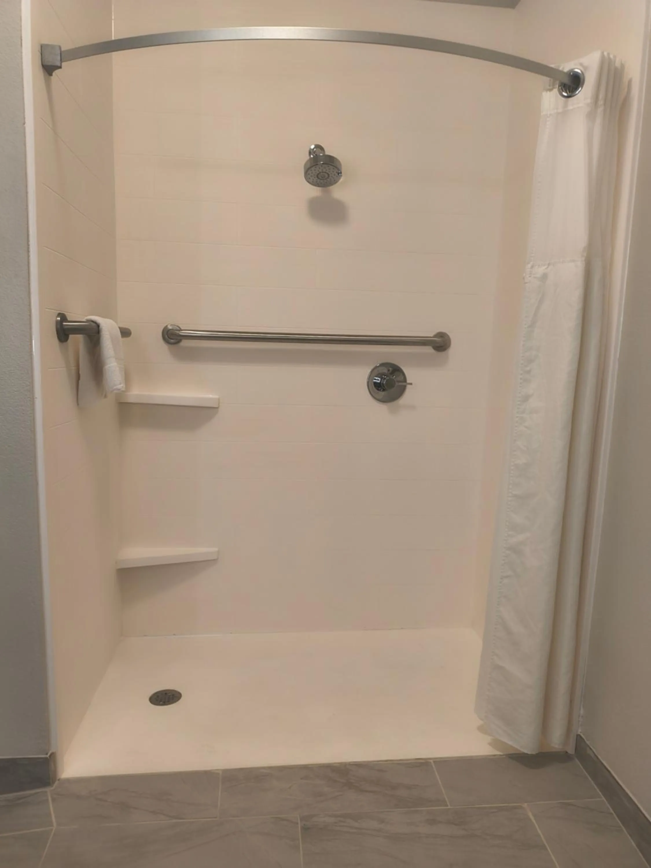 Holiday Inn Express Kenedy by IHG