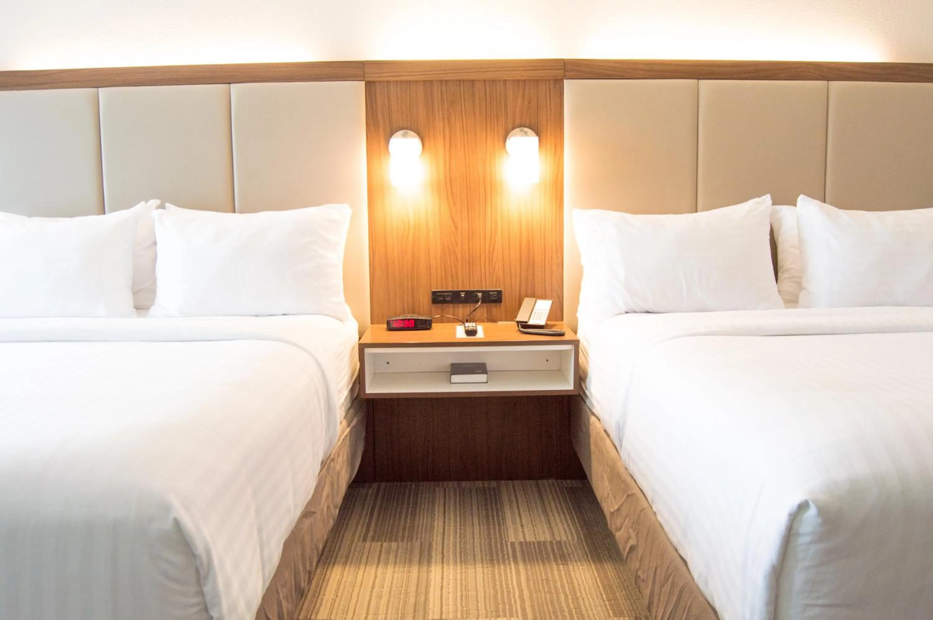 Photo of the whole room, Bed in Holiday Inn Express Slidell by IHG