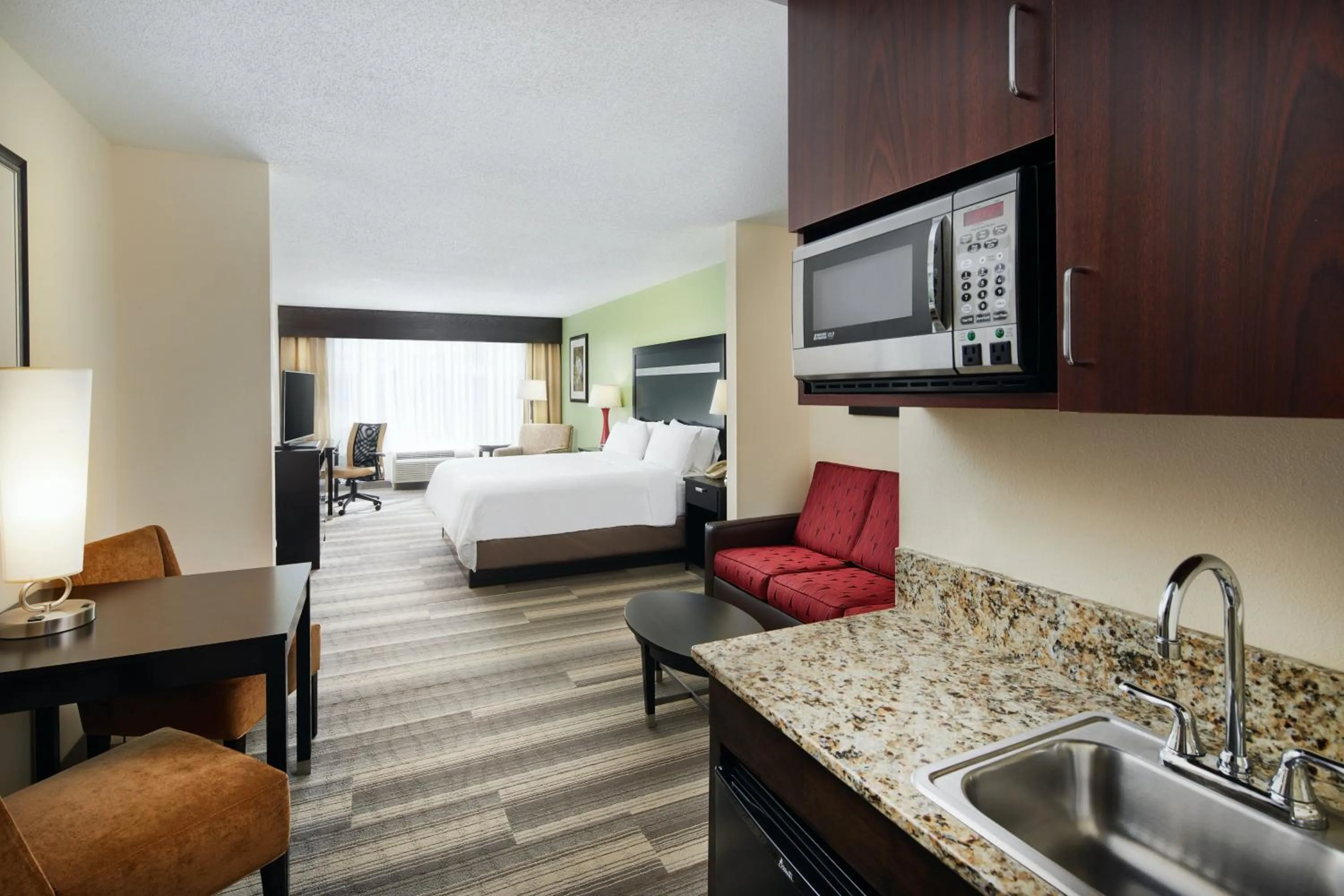 Photo of the whole room, Bed in Holiday Inn Express & Suites I-26 & Us 29 At Westgate Mall by IHG