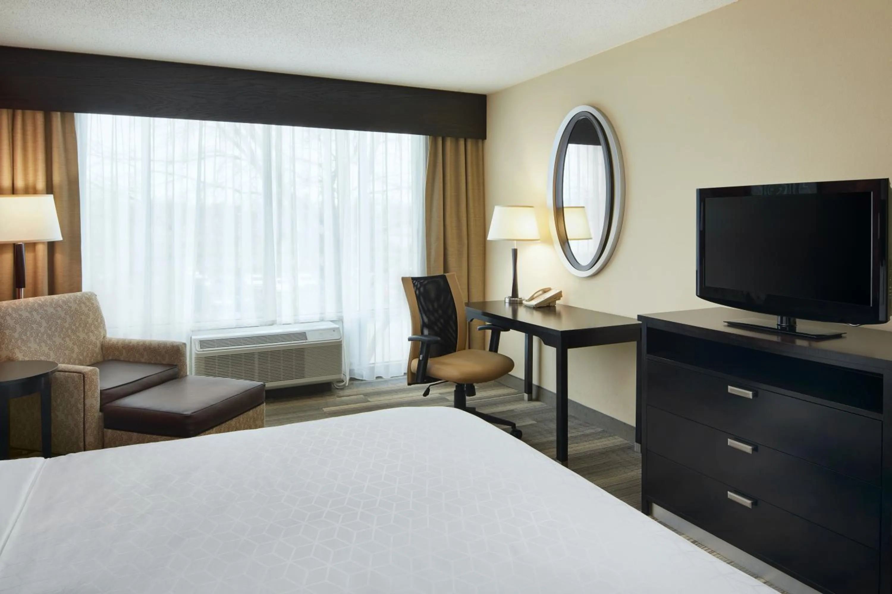 Bed in Holiday Inn Express & Suites I-26 & Us 29 At Westgate Mall by IHG