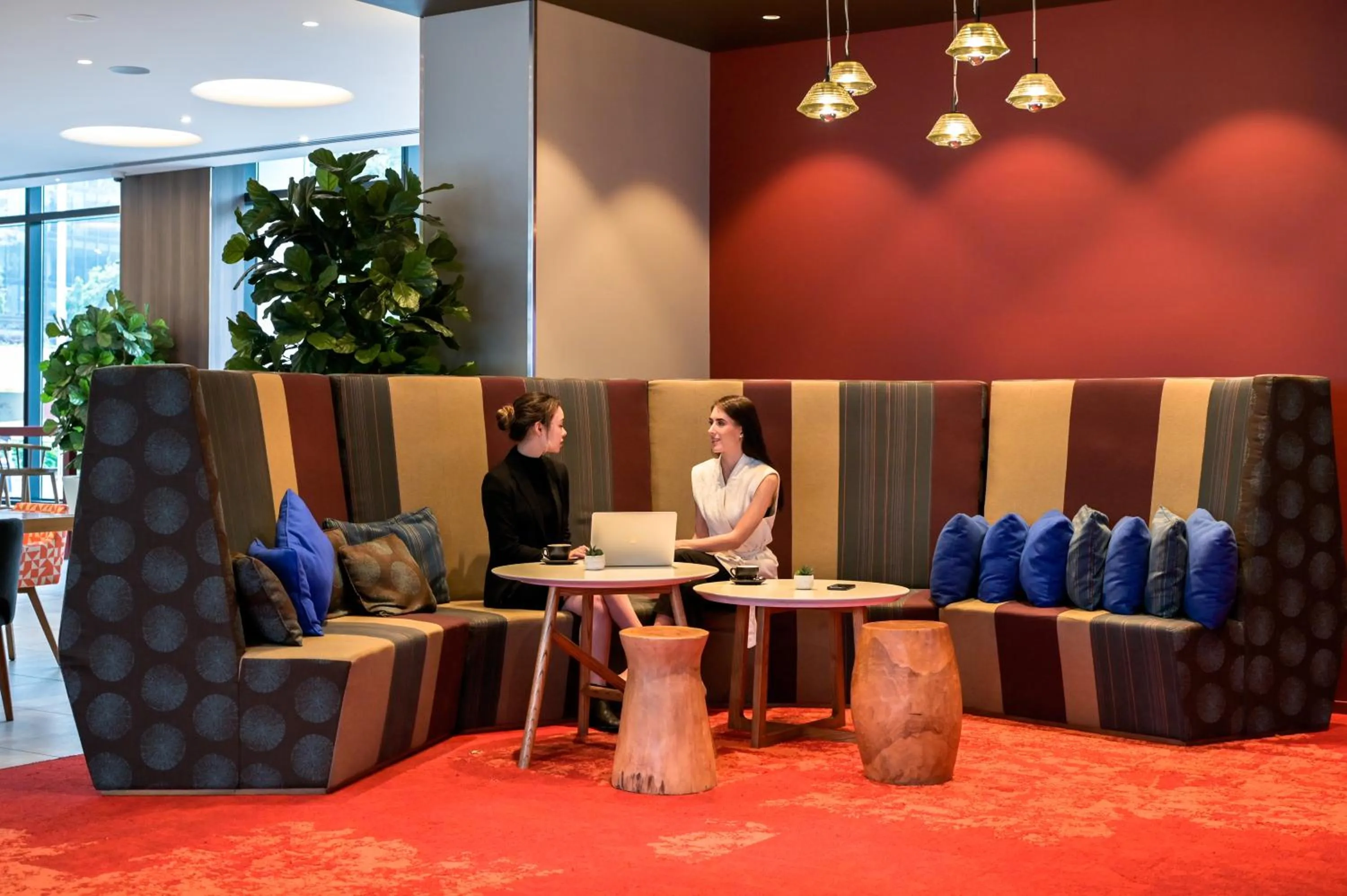 Lounge or bar in Holiday Inn Express Sydney Macquarie Park by IHG