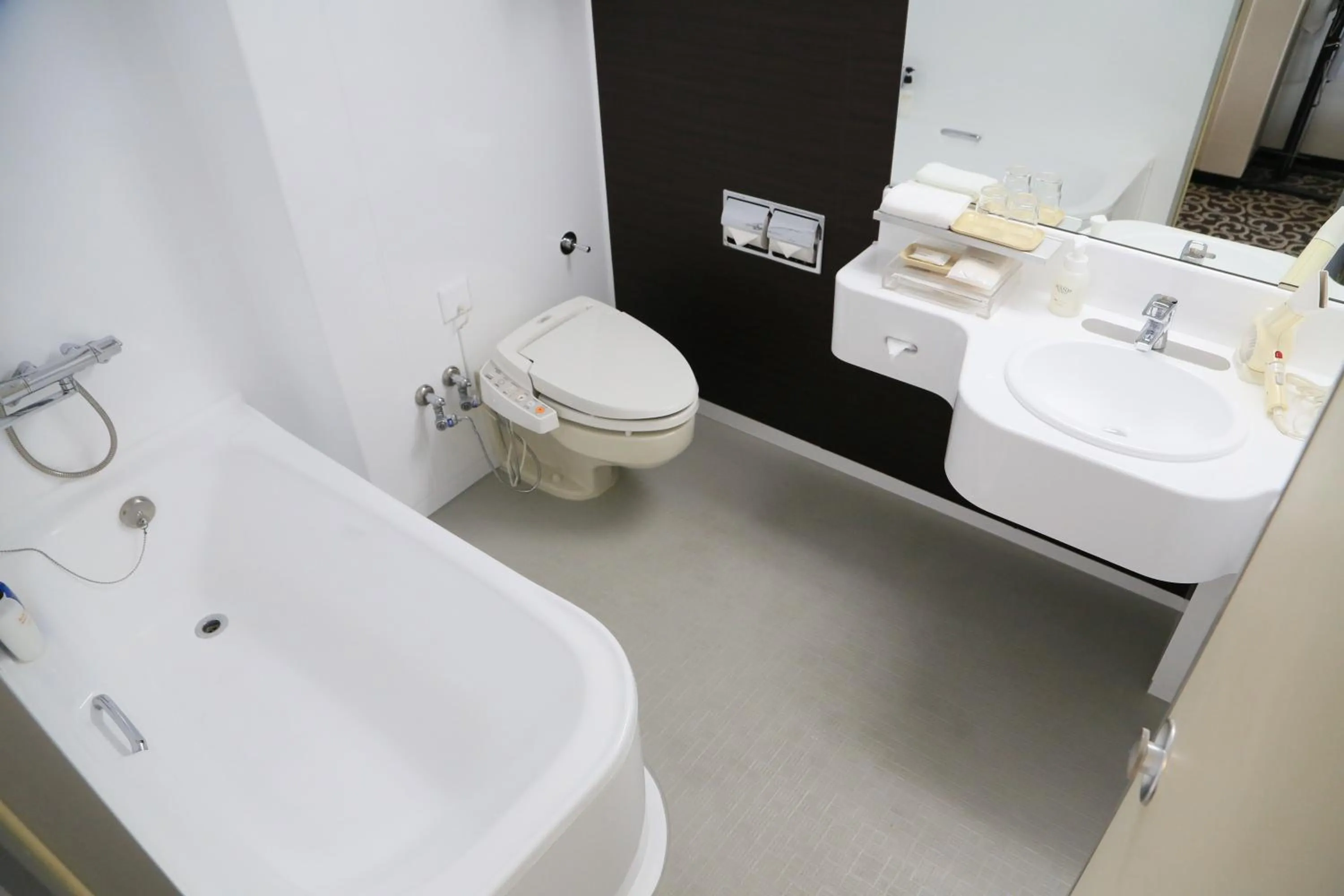 Photo of the whole room, Bathroom in ANA Crowne Plaza Ube, an IHG Hotel