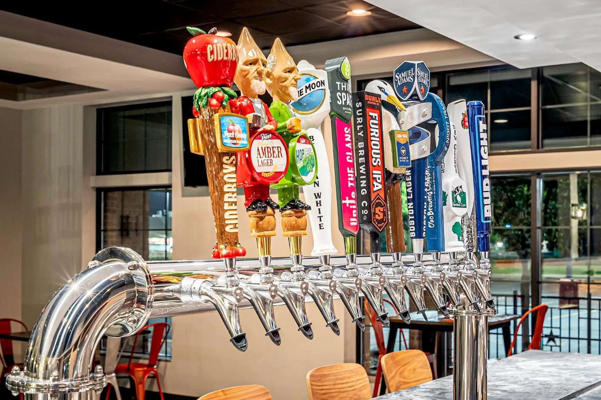 Lounge or bar in Holiday Inn & Suites Wausau-Rothschild by IHG