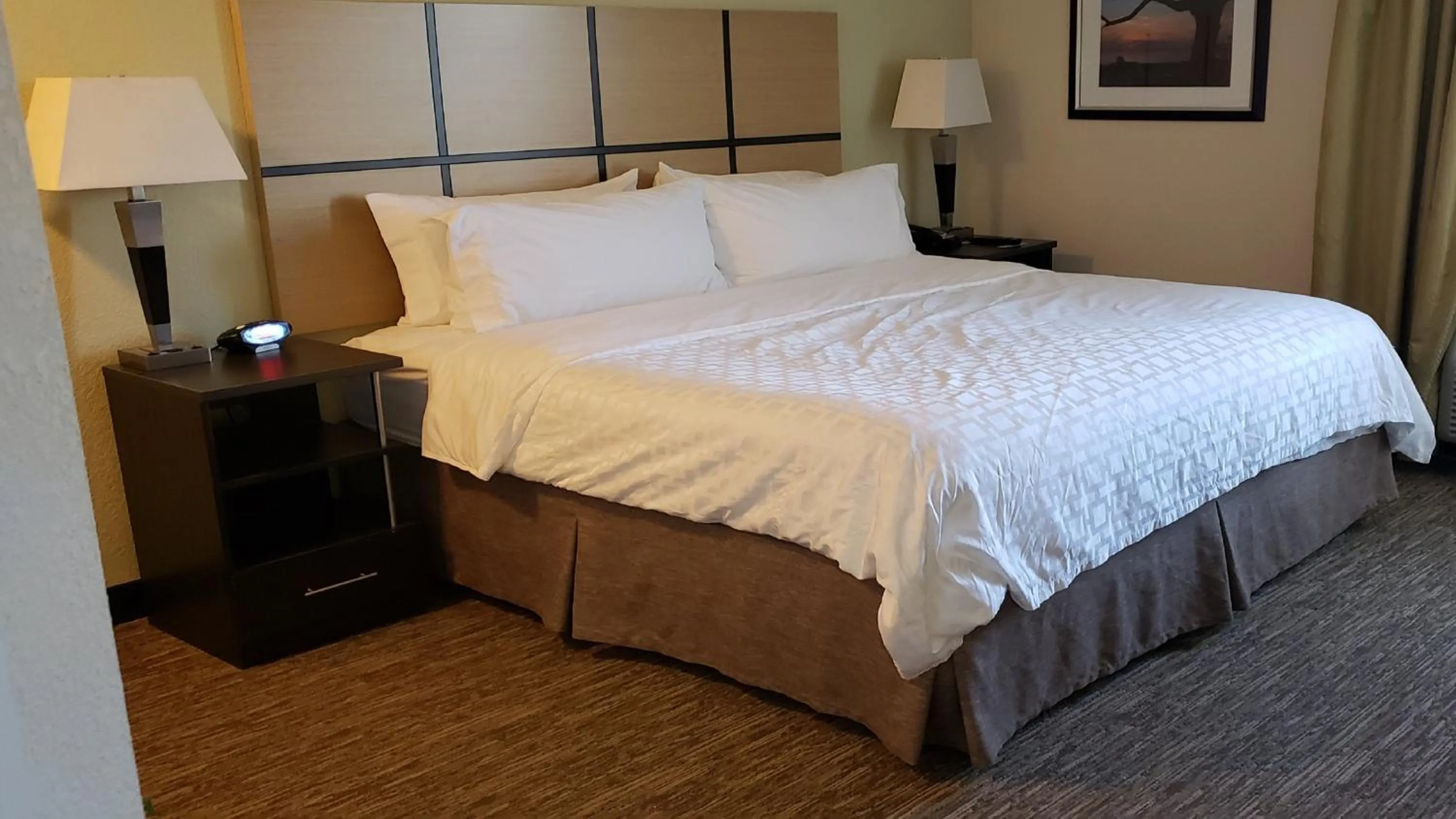 Photo of the whole room, Bed in Candlewood Suites Woodward by IHG
