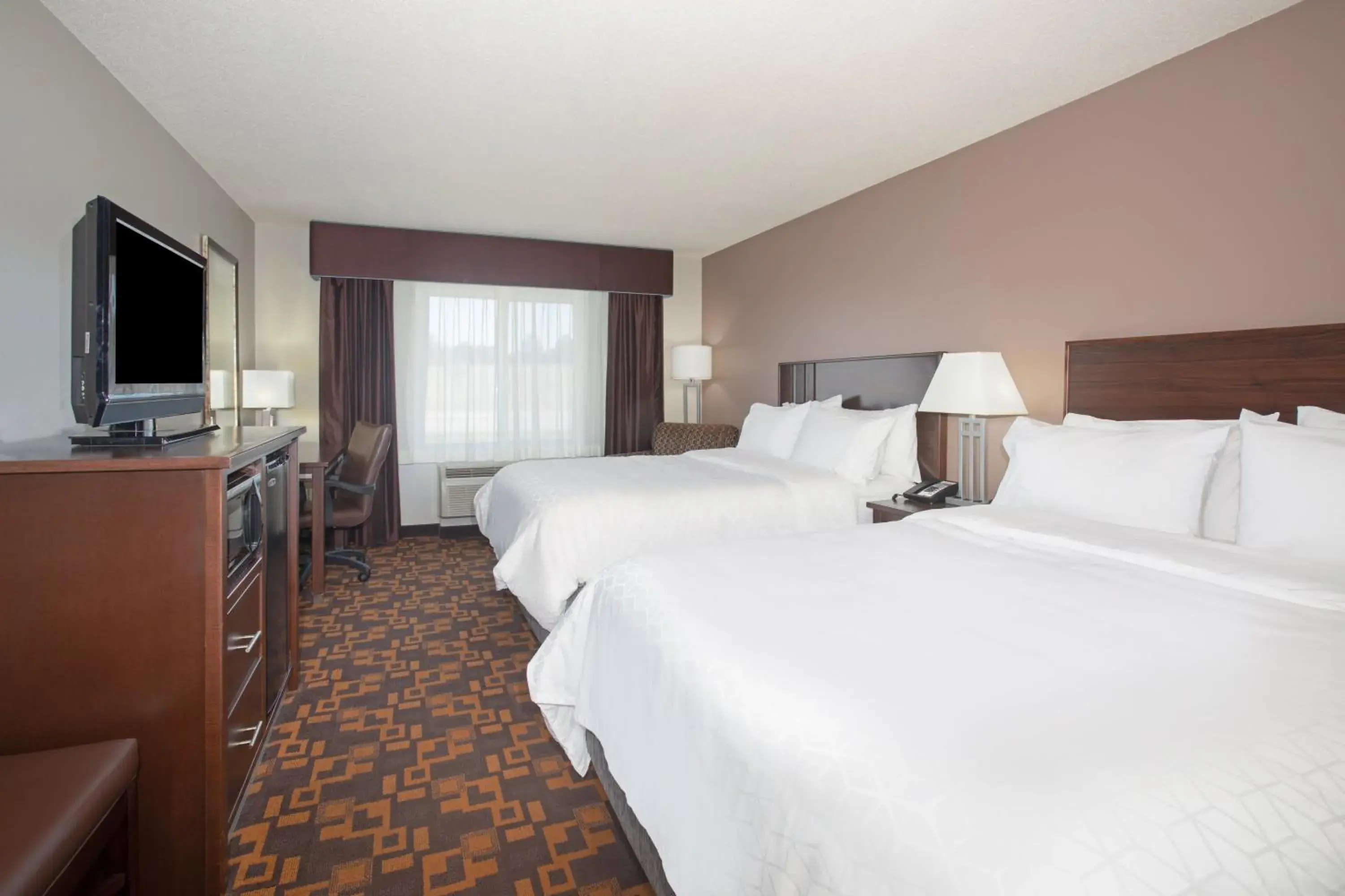 Standard Room with Two Queen Beds in Holiday Inn Express & Suites Yankton by IHG Standard Room with Two Queen Beds in Holiday Inn Express & Suites Yankton by IHG