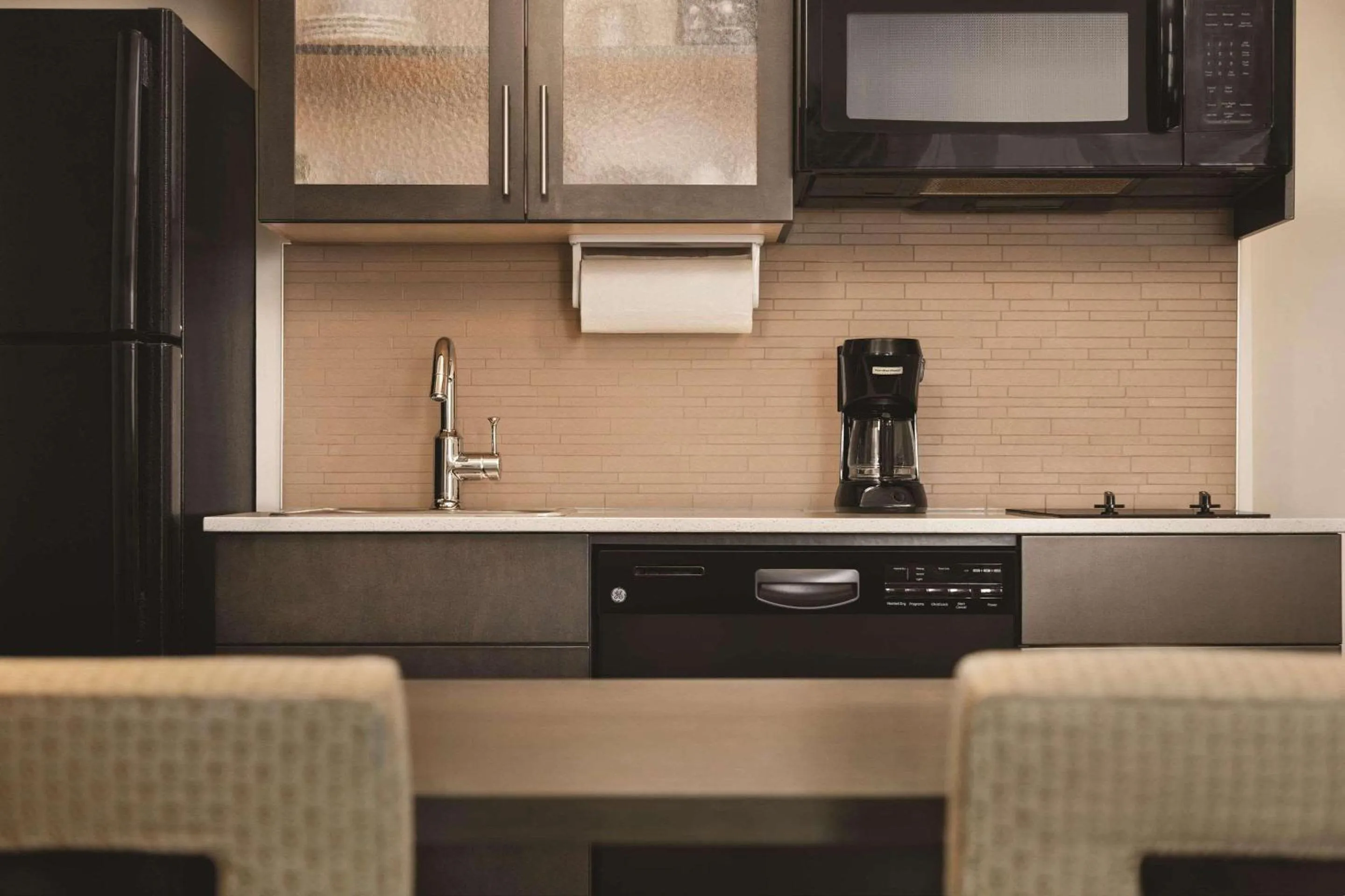 Bedroom in Park Inn by Radisson, Calgary Airport North, AB