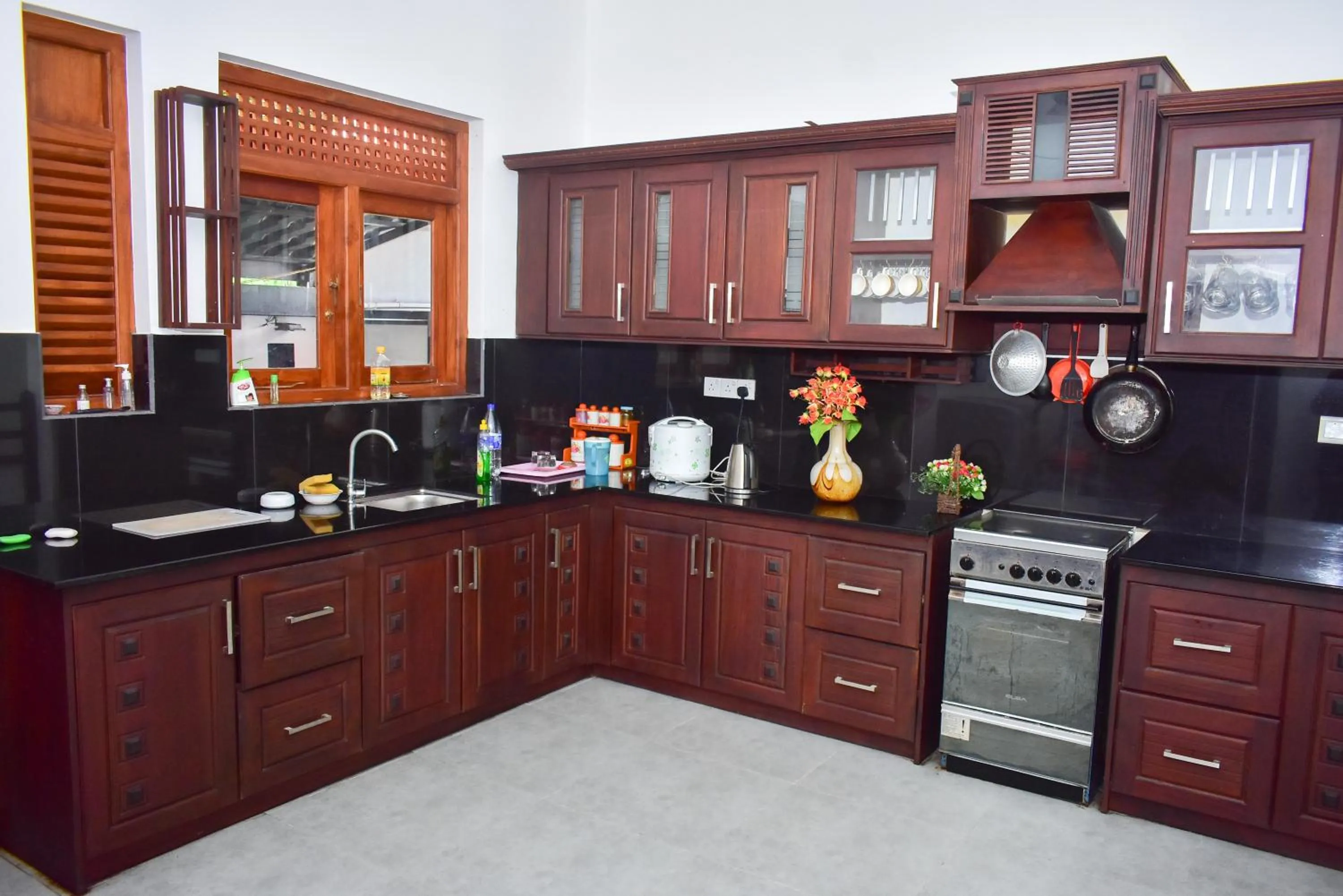 Coffee/tea facilities in Minuri Villa