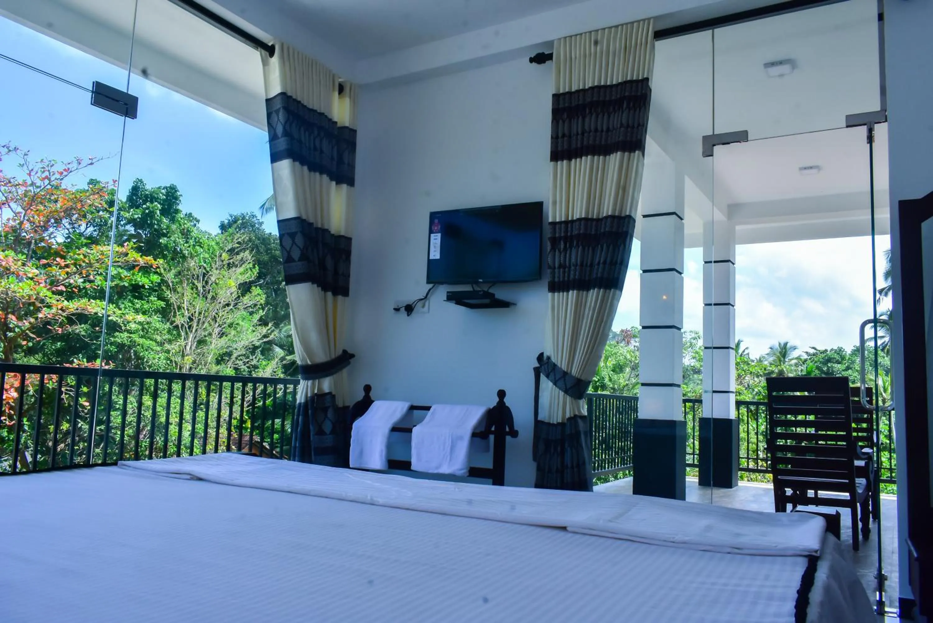 Nearby landmark, Bed in Minuri Villa