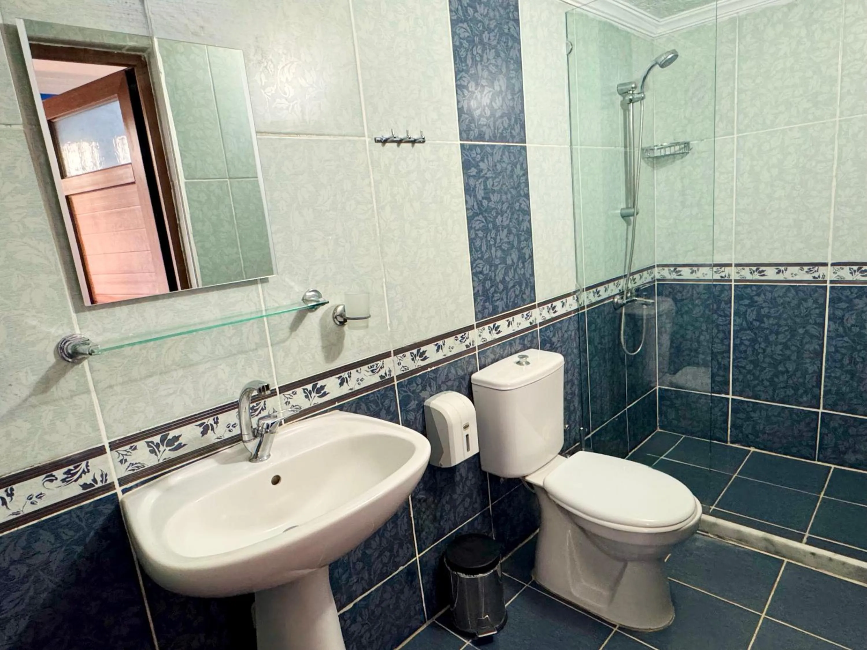 Rebetika Hotel & bistro