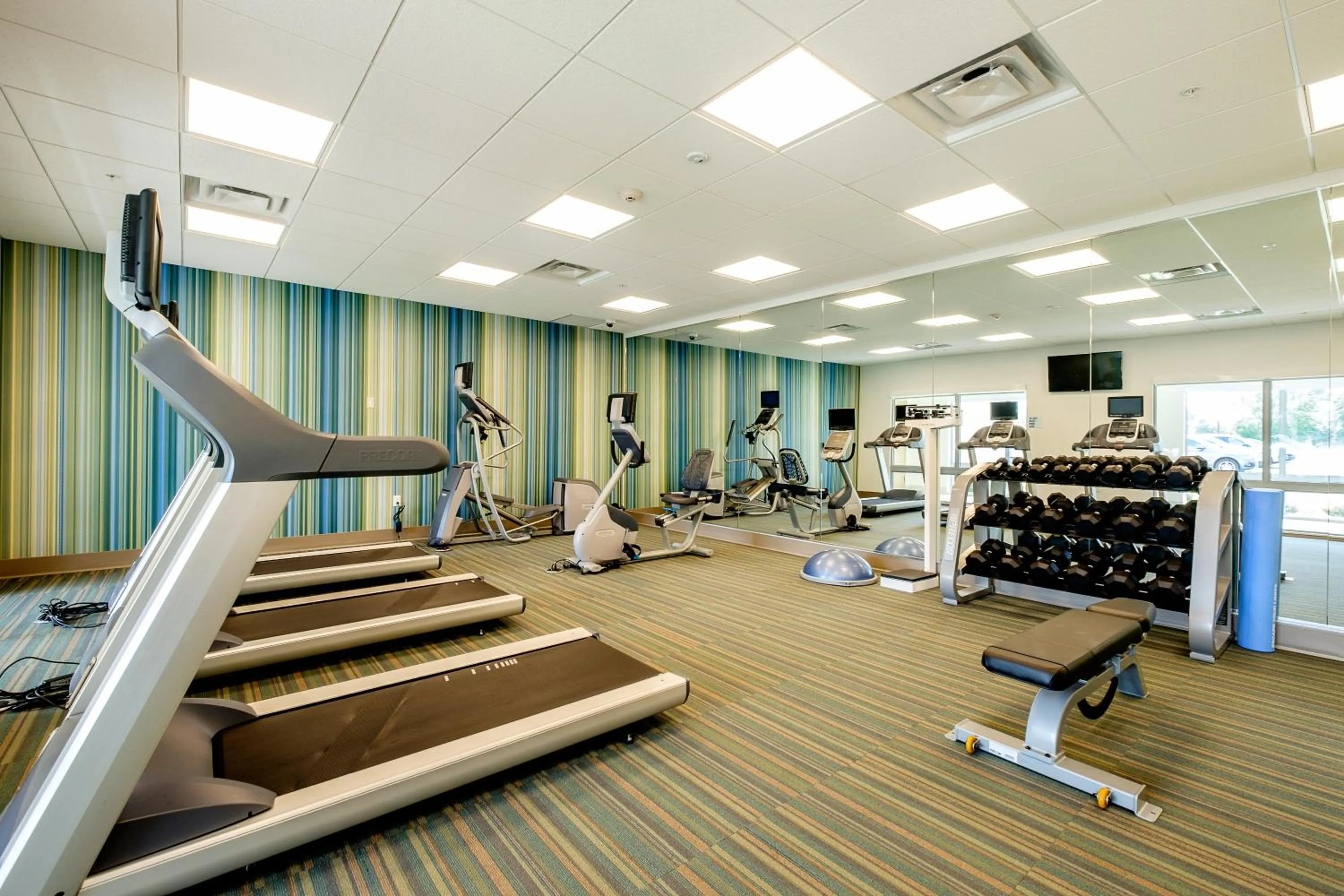Fitness centre/facilities in Holiday Inn Express & Suites Eagan - Minneapolis Area by IHG