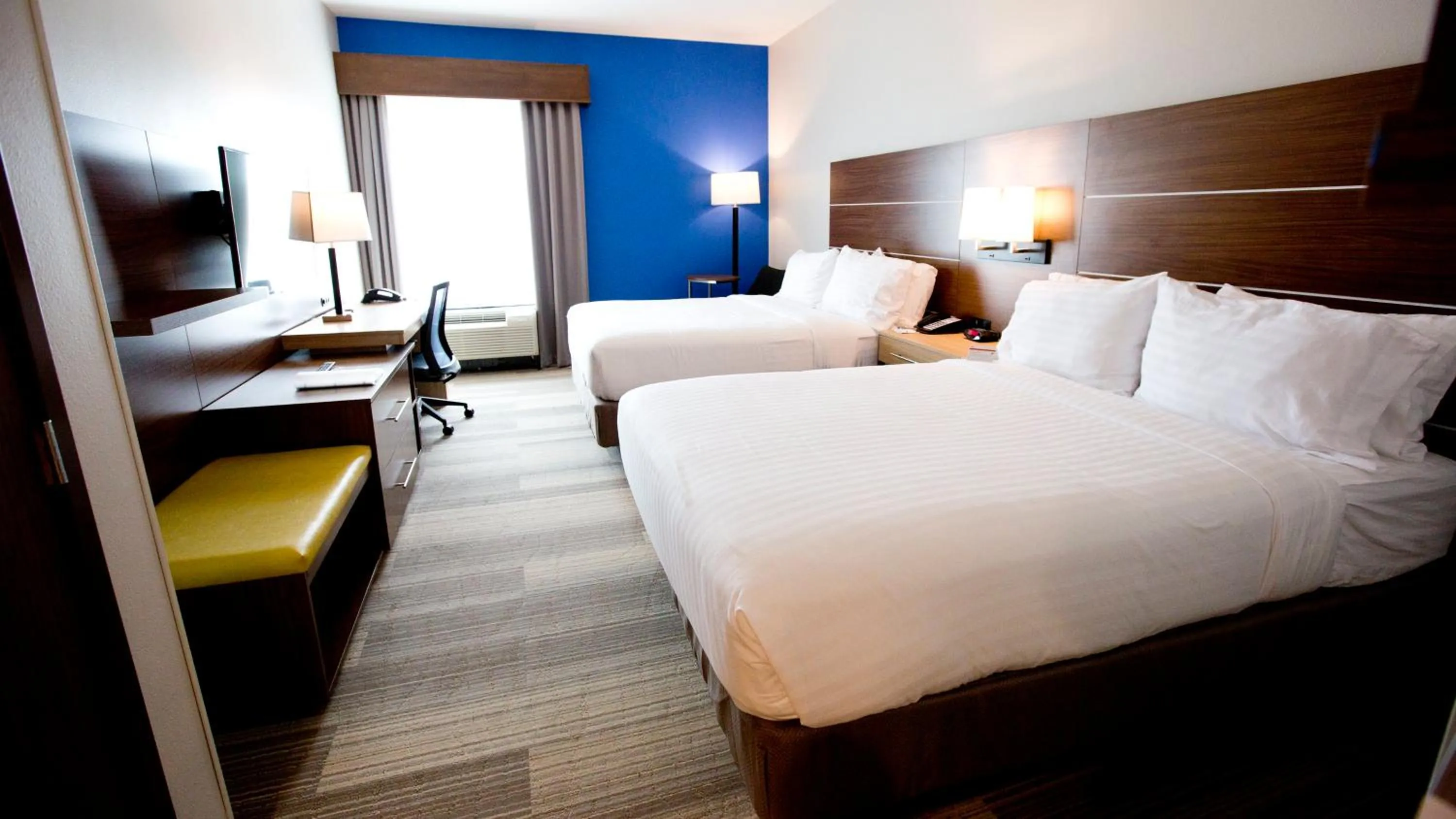 Photo of the whole room, Bed in Holiday Inn Express & Suites Houston NW - Hwy 290 Cypress by IHG