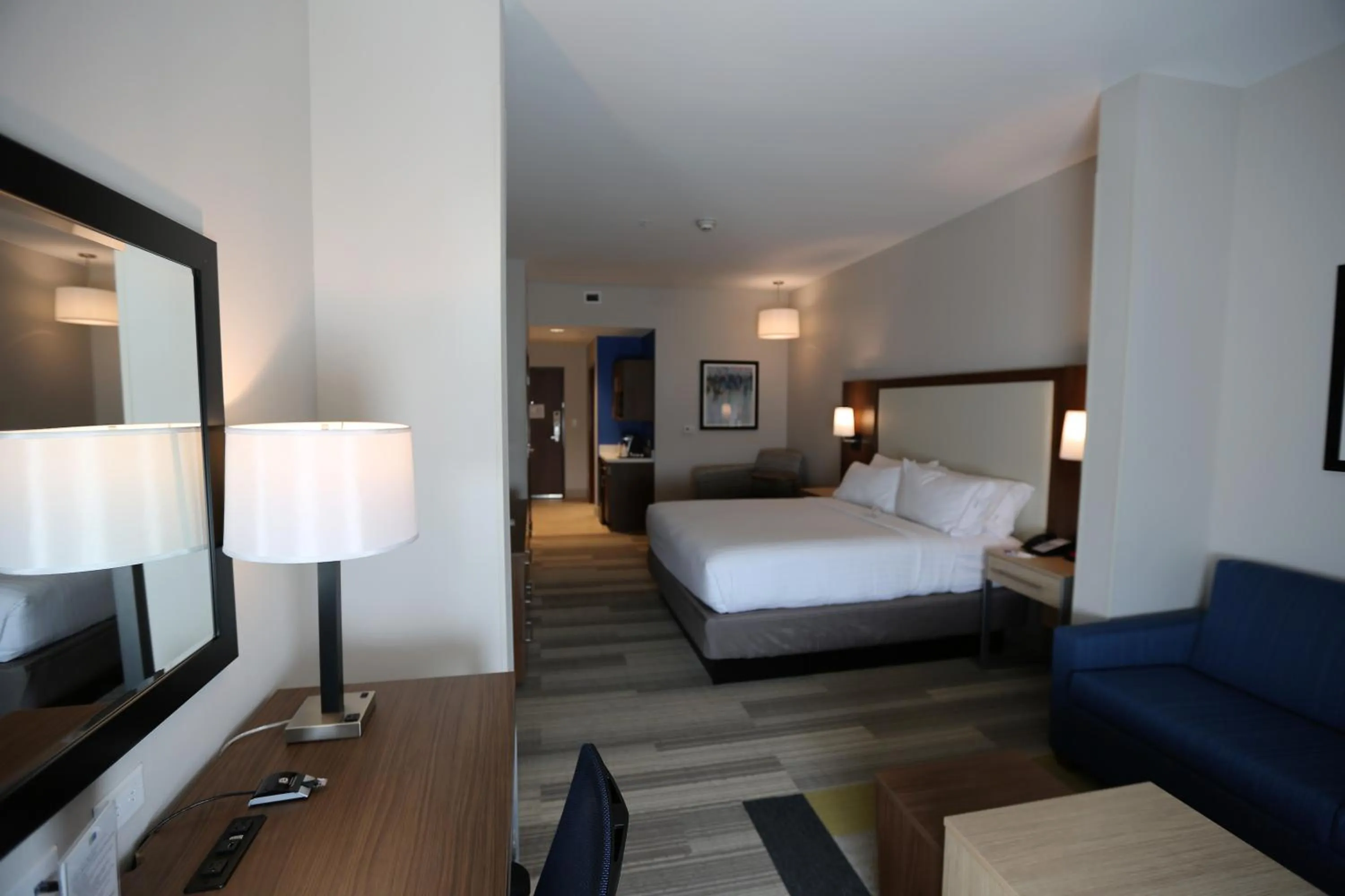 Photo of the whole room, Bed in Holiday Inn Express & Suites Houston NW - Hwy 290 Cypress by IHG