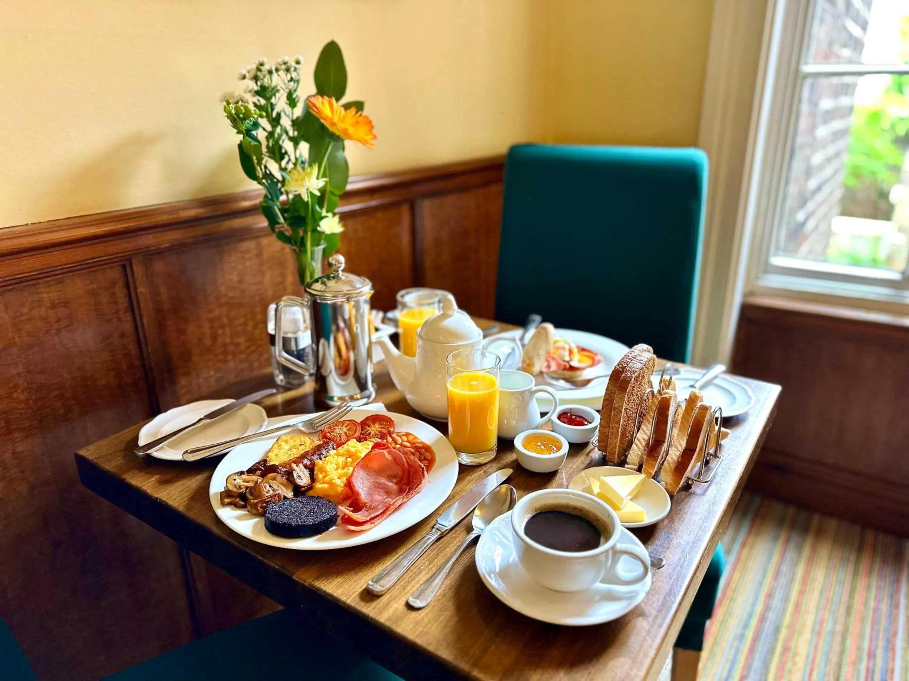 Breakfast in 23 St Mary's