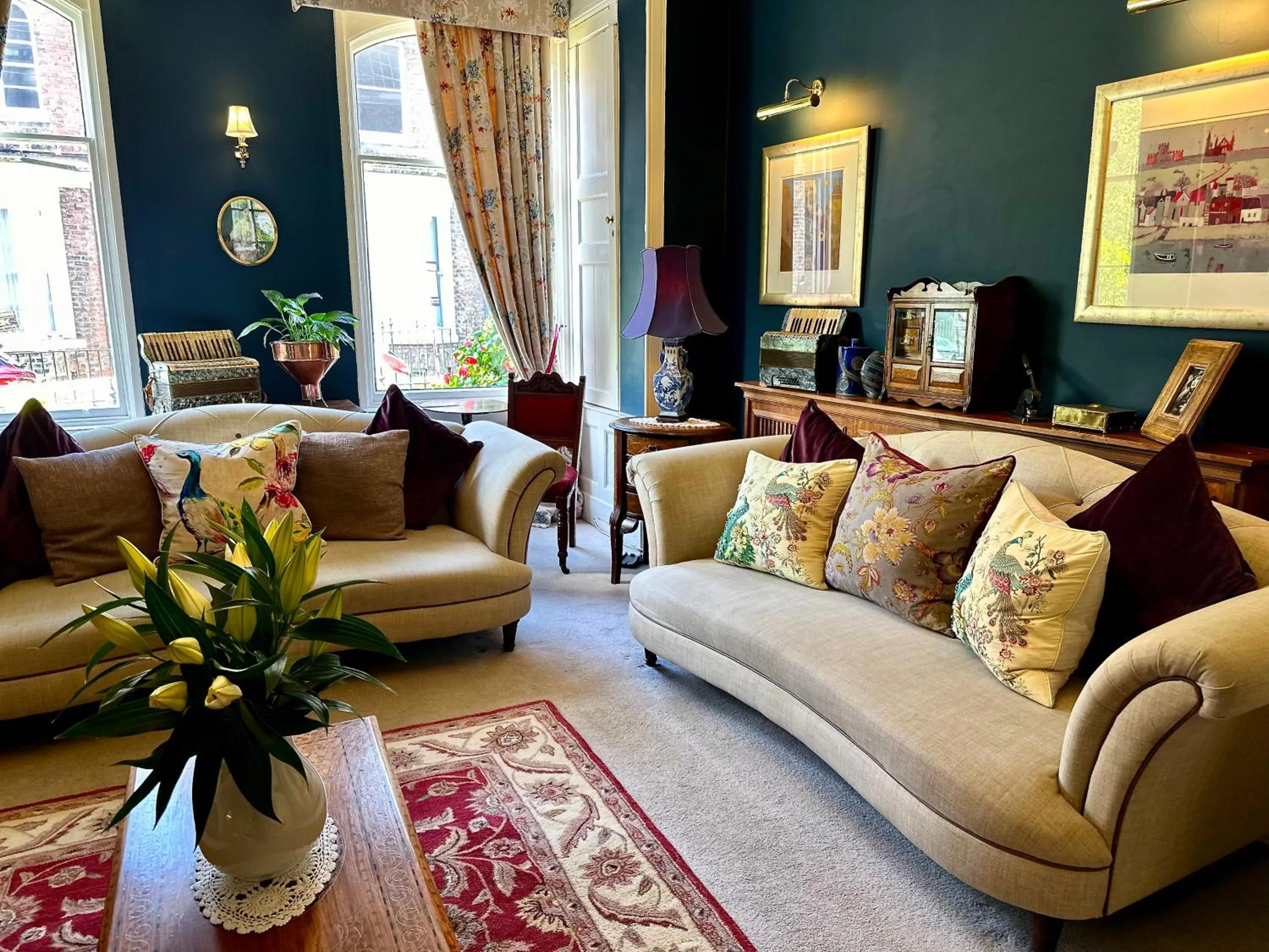 Communal lounge/ TV room in 23 St Mary's