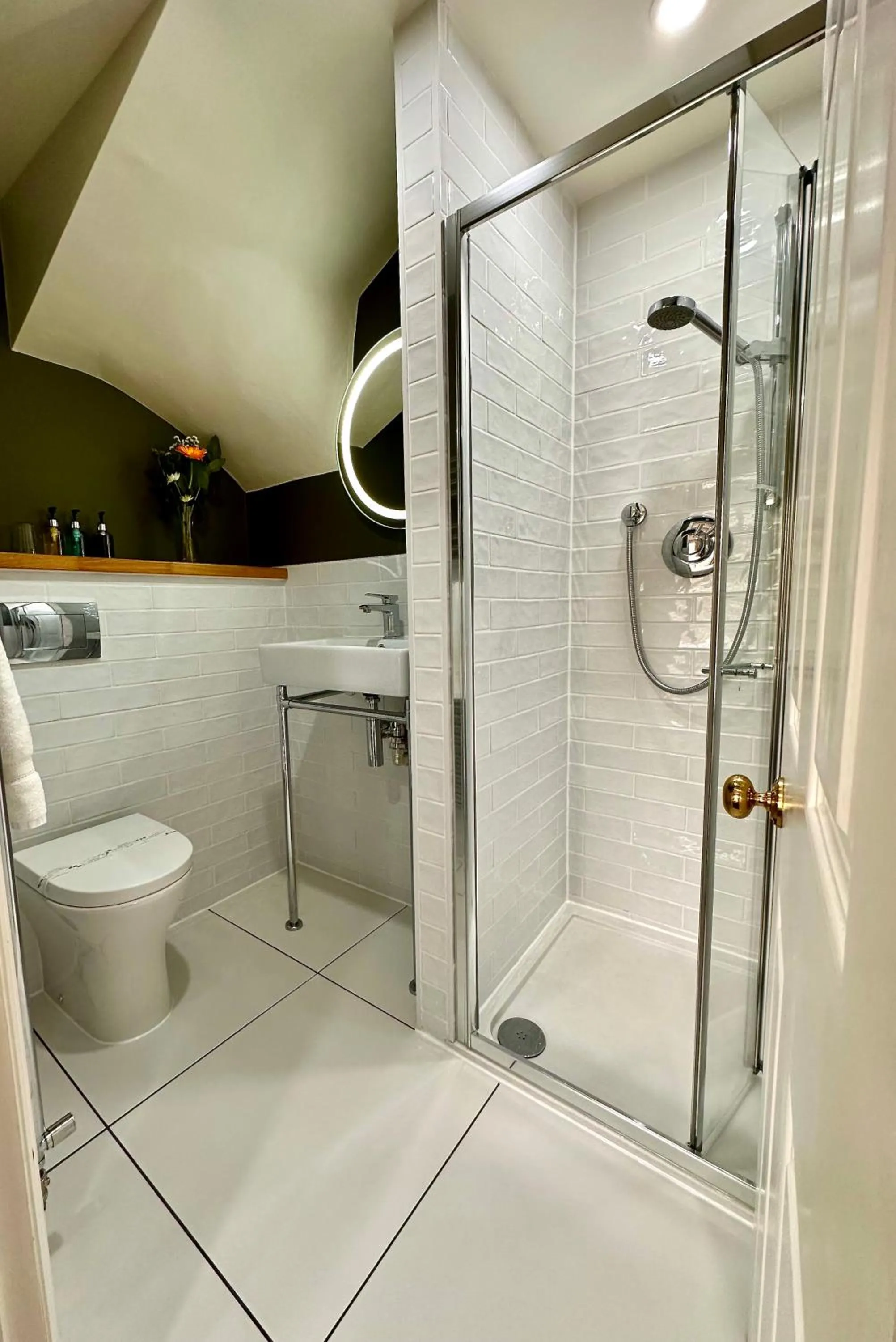 Shower in 23 St Mary's