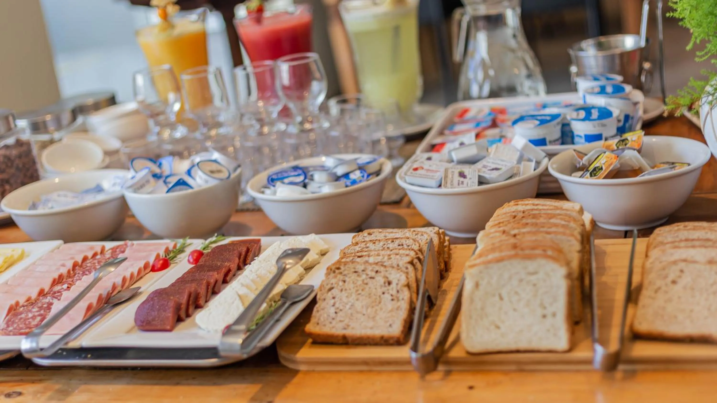 Food and drinks in Hotel VillaReal Charme