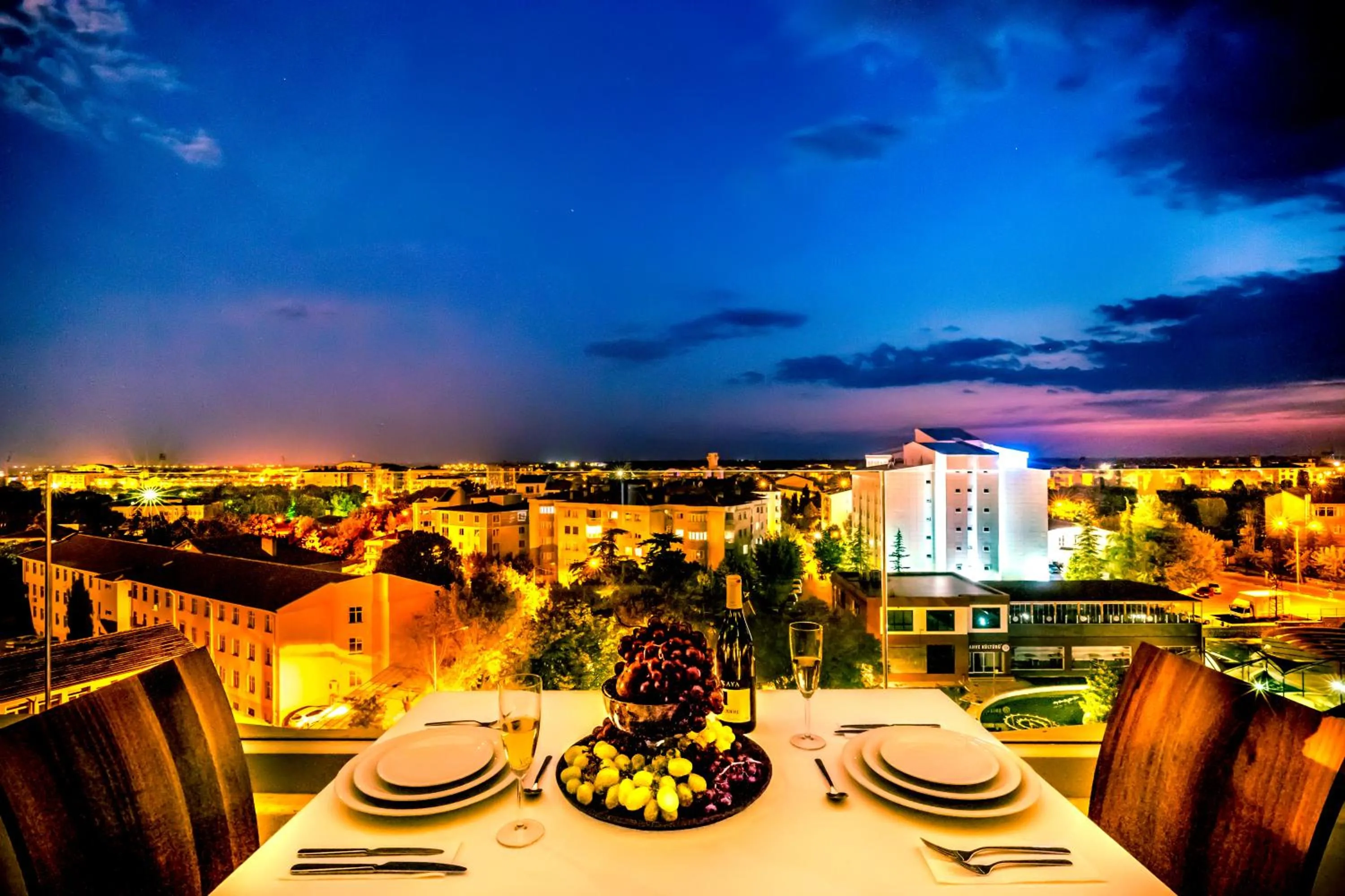 Restaurant/places to eat in Lozengrad Hotel