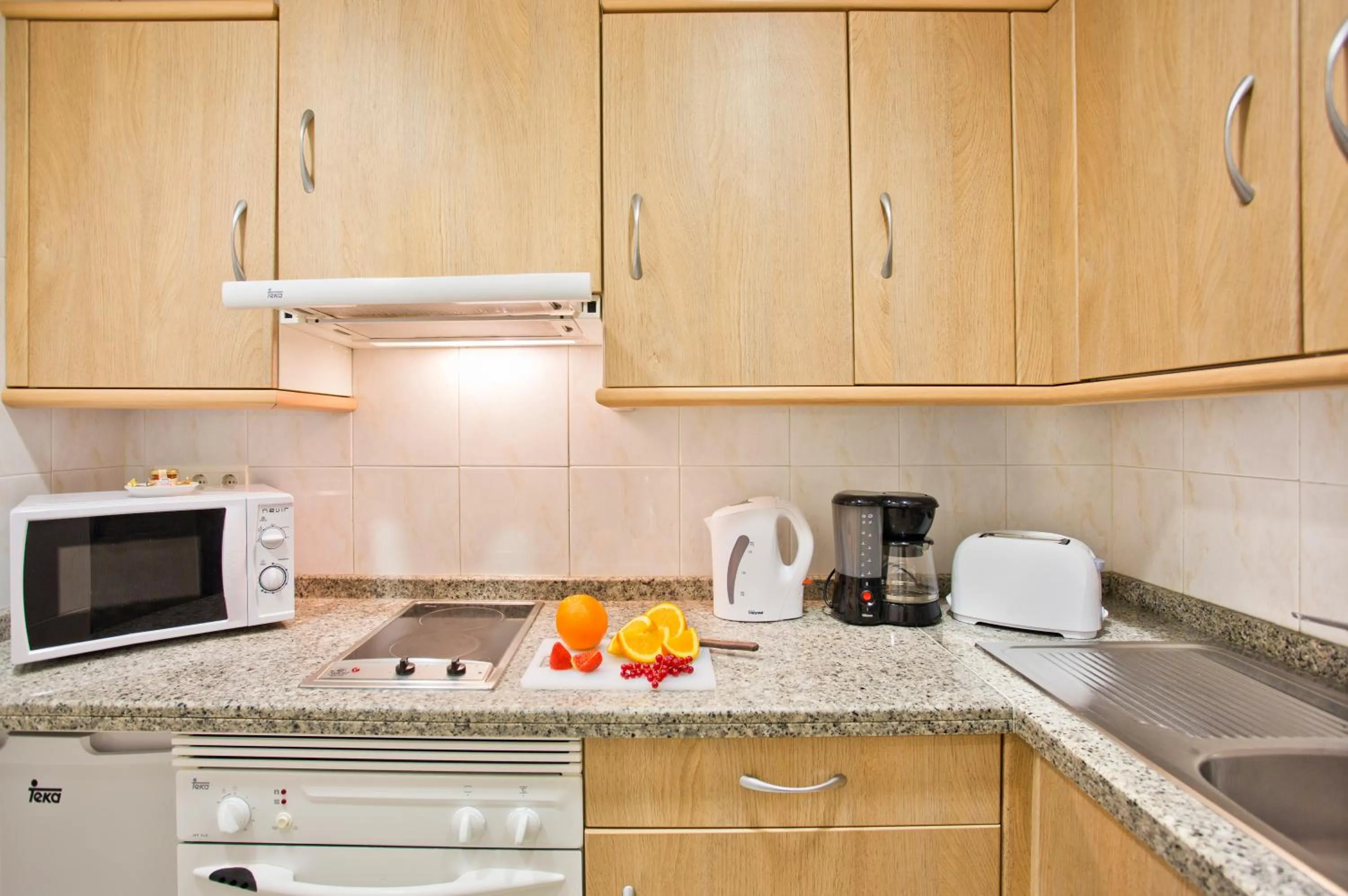 Kitchen or kitchenette in Sunset Beach Club Hotel Apartments