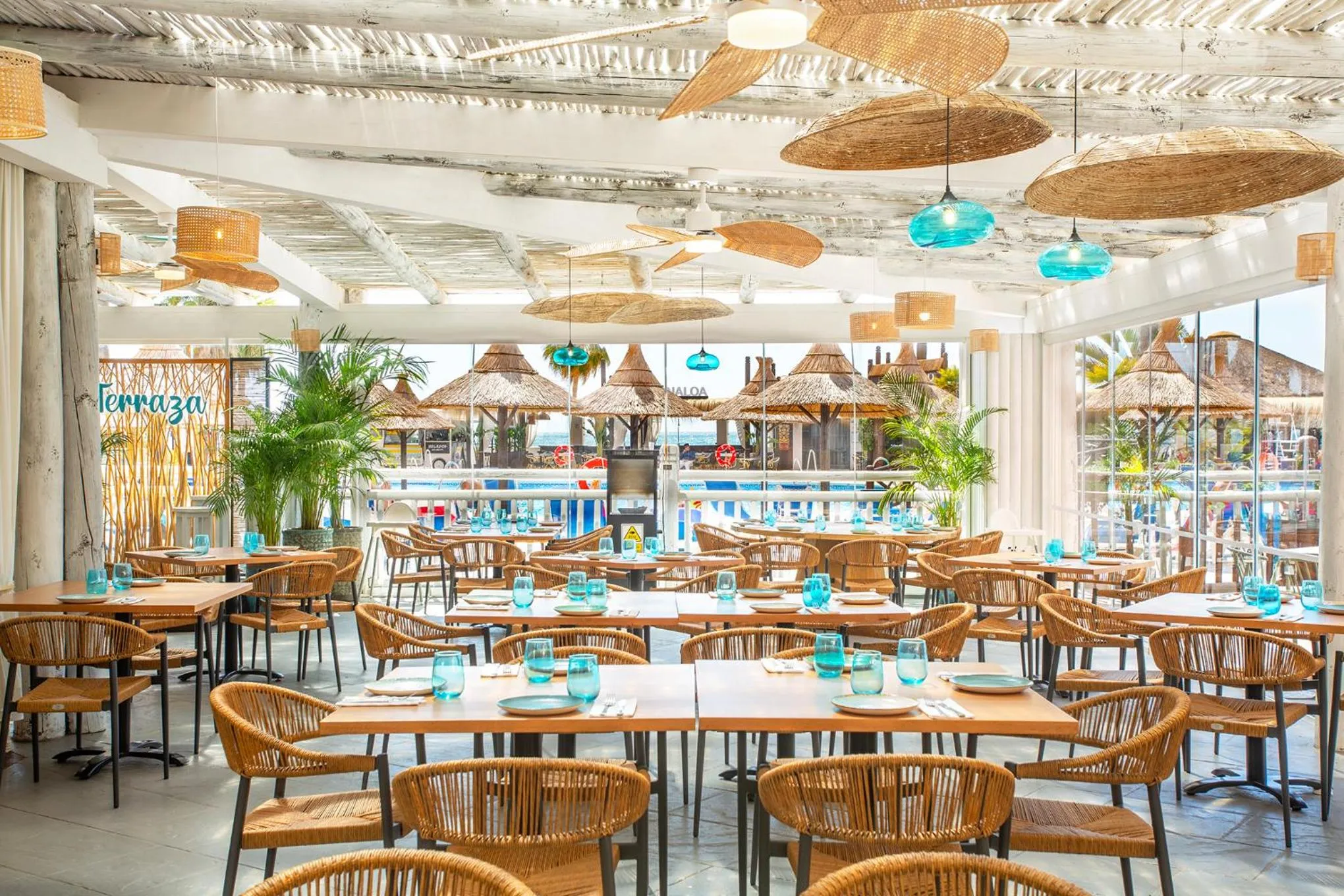 Restaurant/places to eat in Sunset Beach Club Hotel Apartments