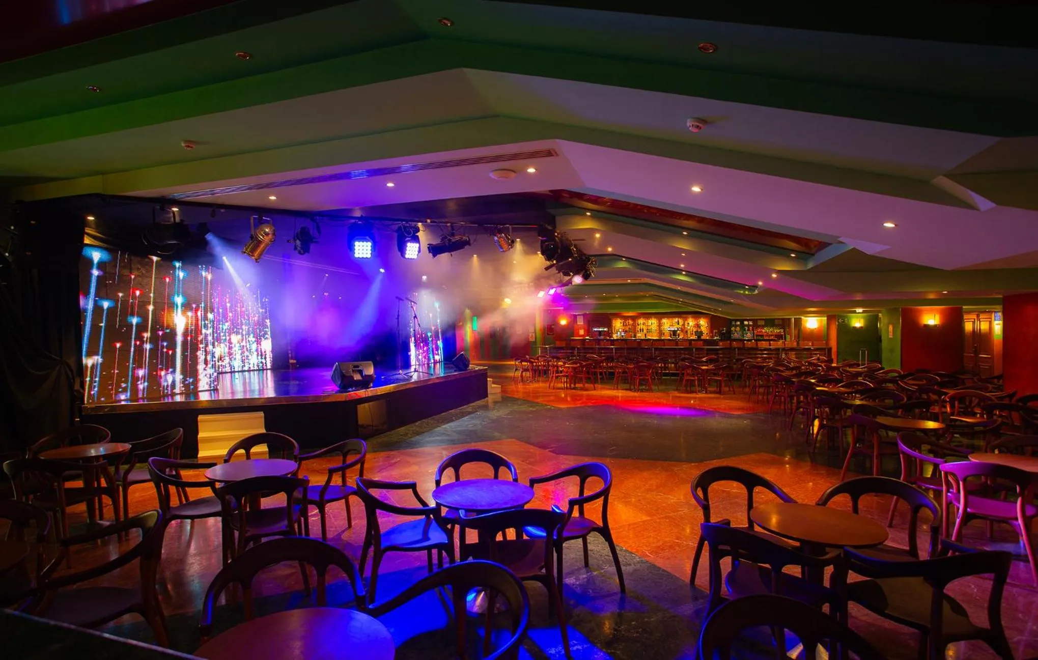 Entertainment in Sunset Beach Club Hotel Apartments