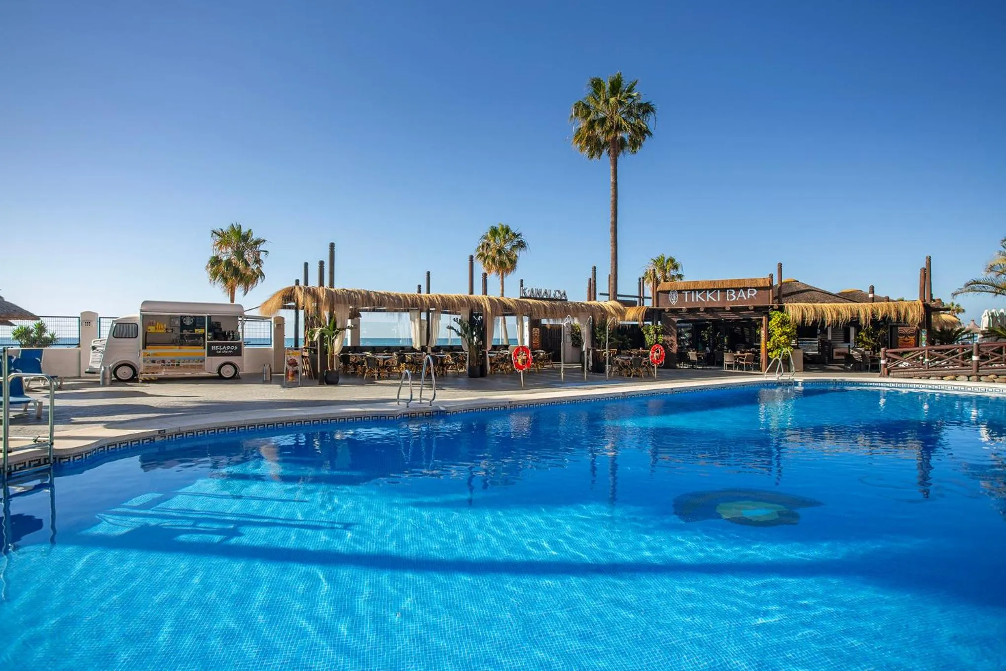 Restaurant/places to eat in Sunset Beach Club Hotel Apartments