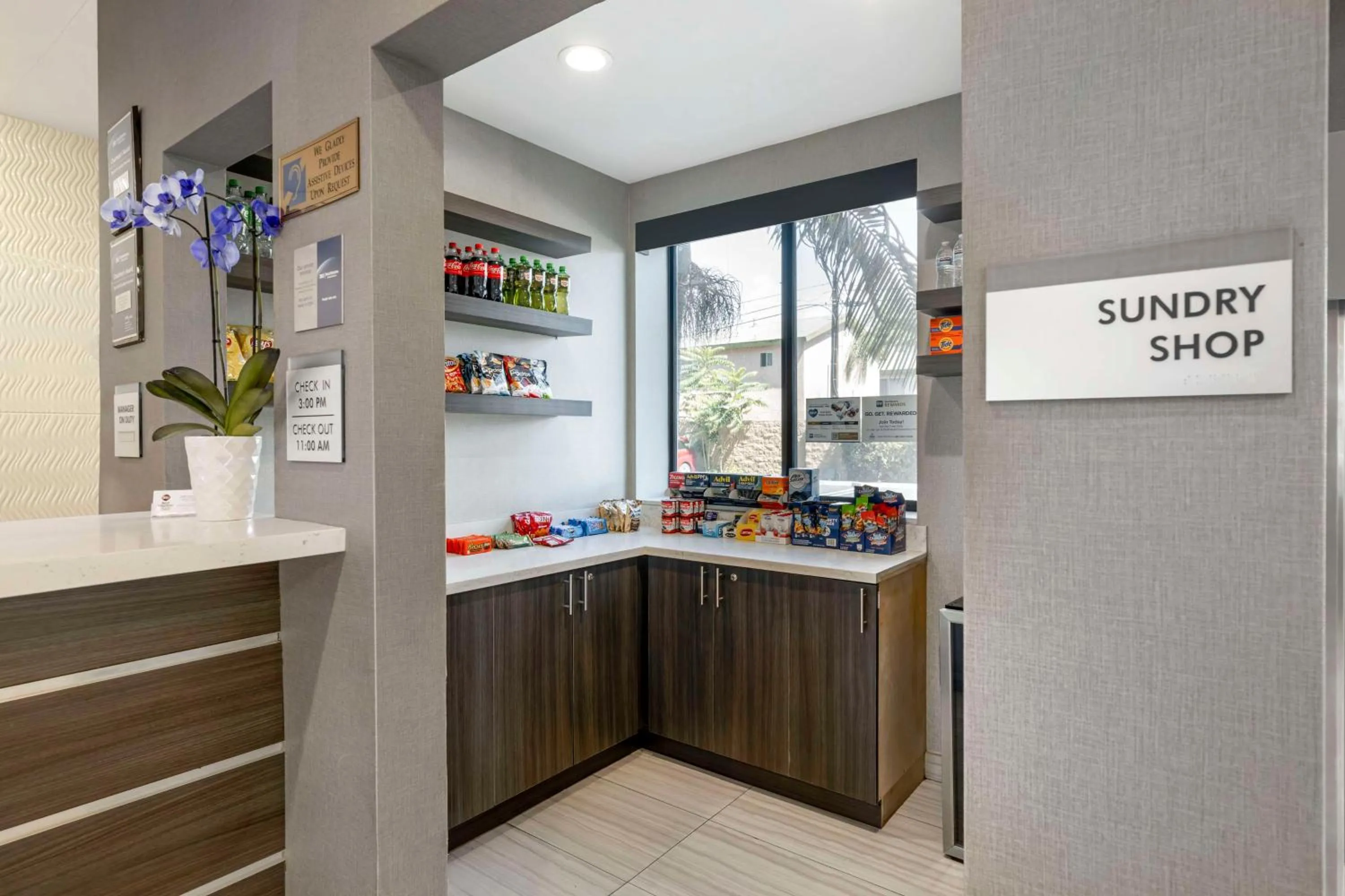 Food and drinks in Best Western Plus Gardena-Los Angeles Inn & Suites