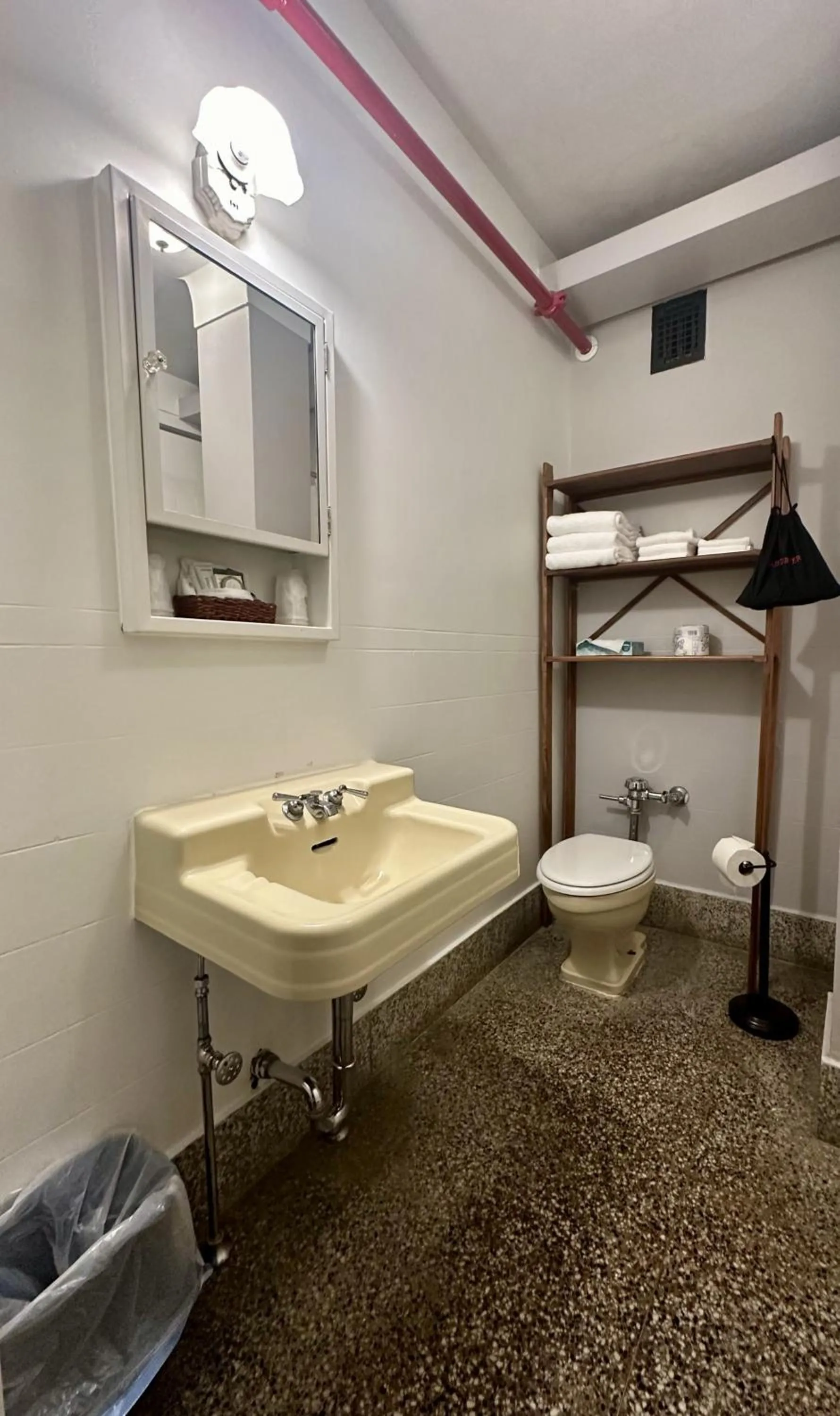 Toilet in Latchis Hotel