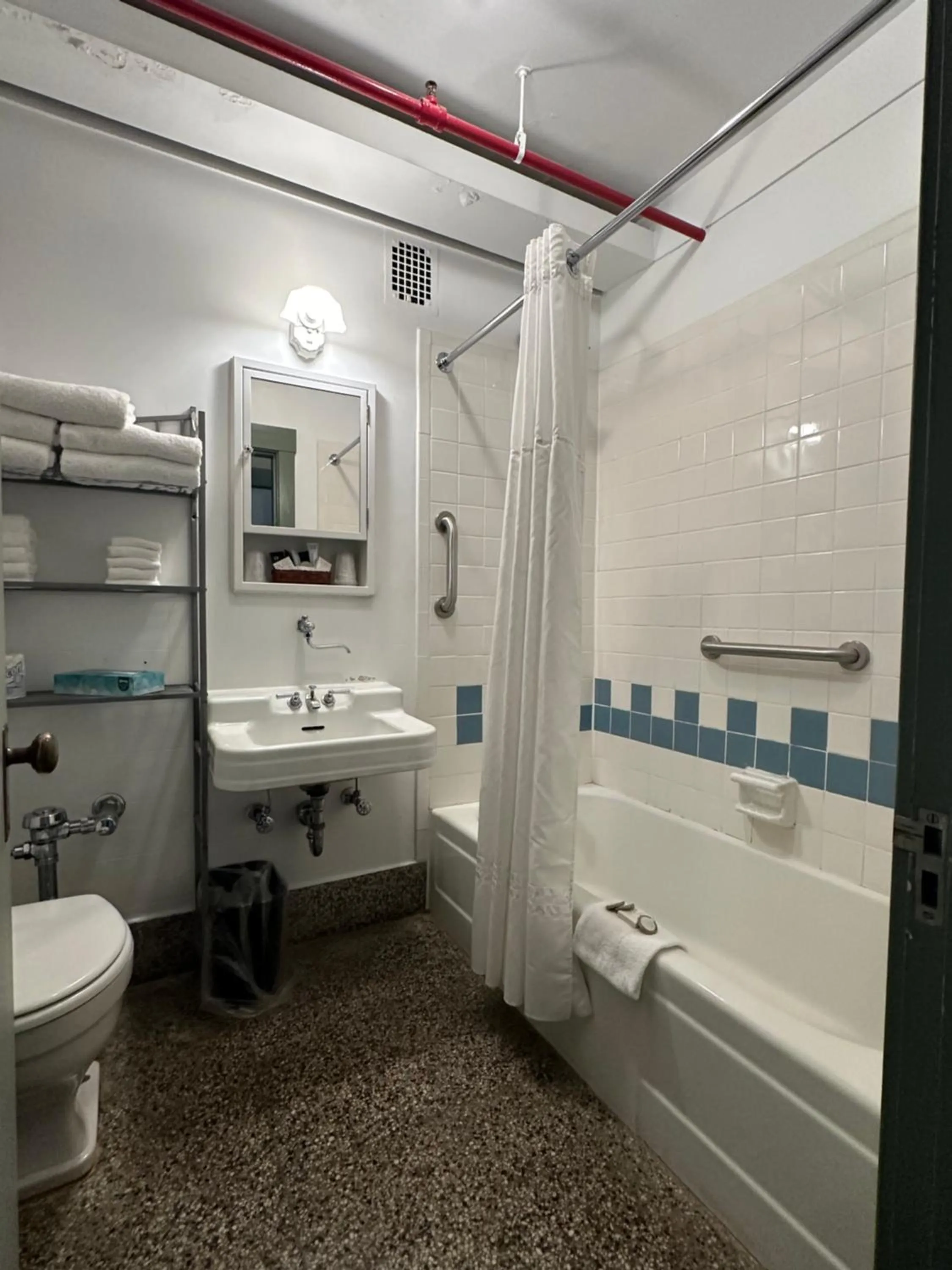 Shower in Latchis Hotel