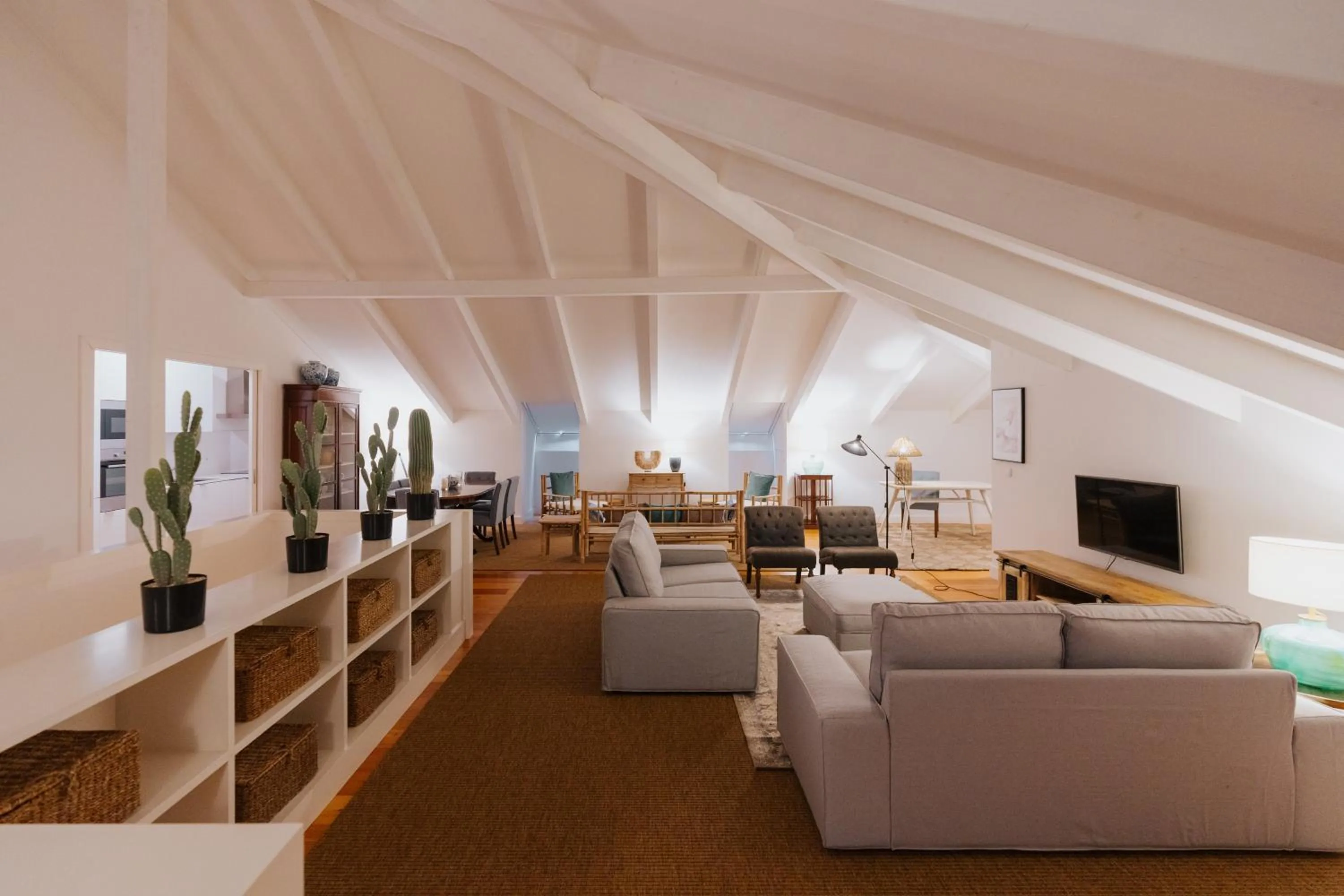 Communal lounge/ TV room in AlmaLusa Baixa/Chiado