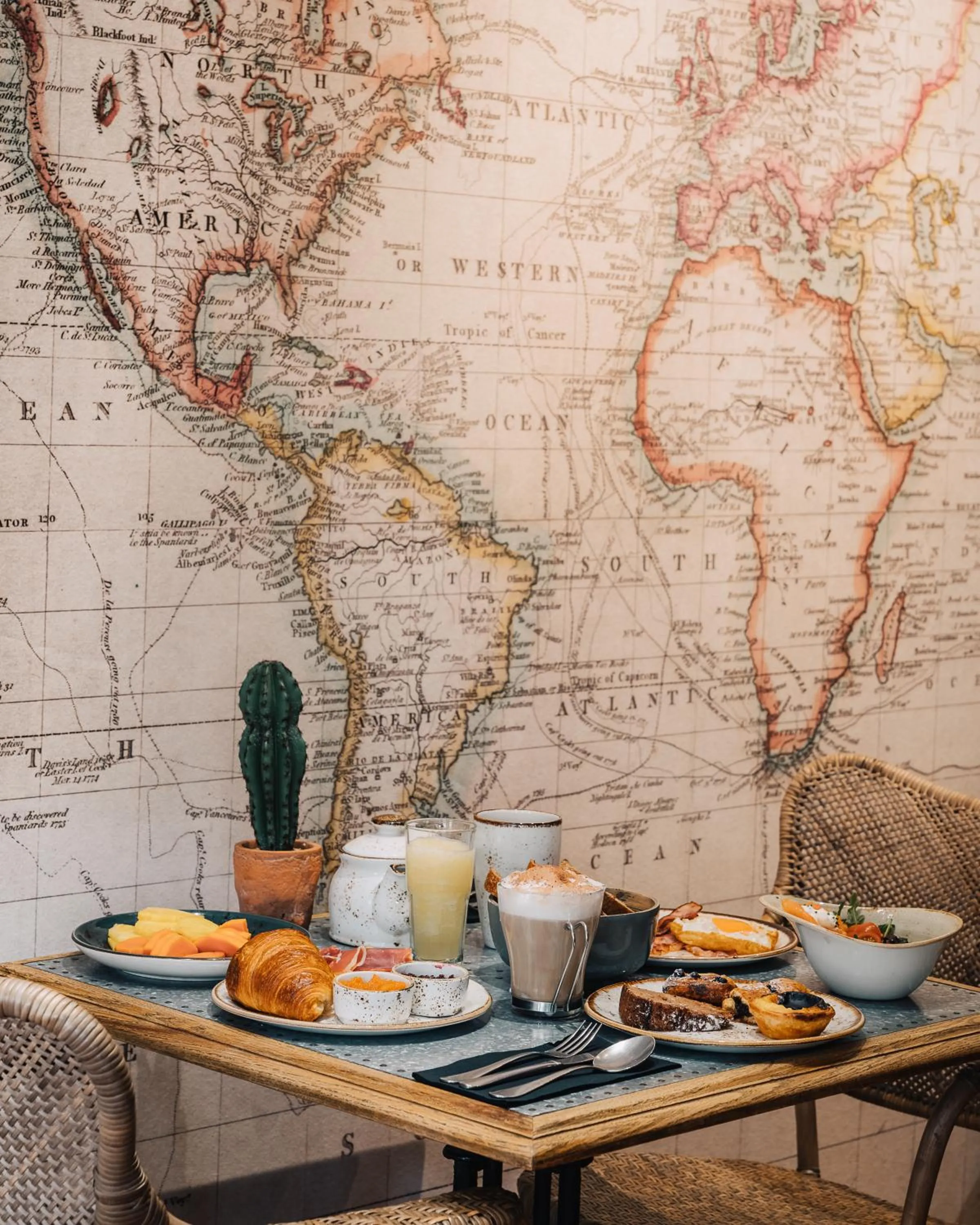 Dining area in AlmaLusa Baixa/Chiado