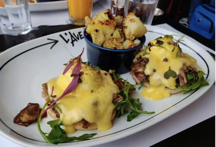 MTLVacationrentals-The MTLVR Kisses