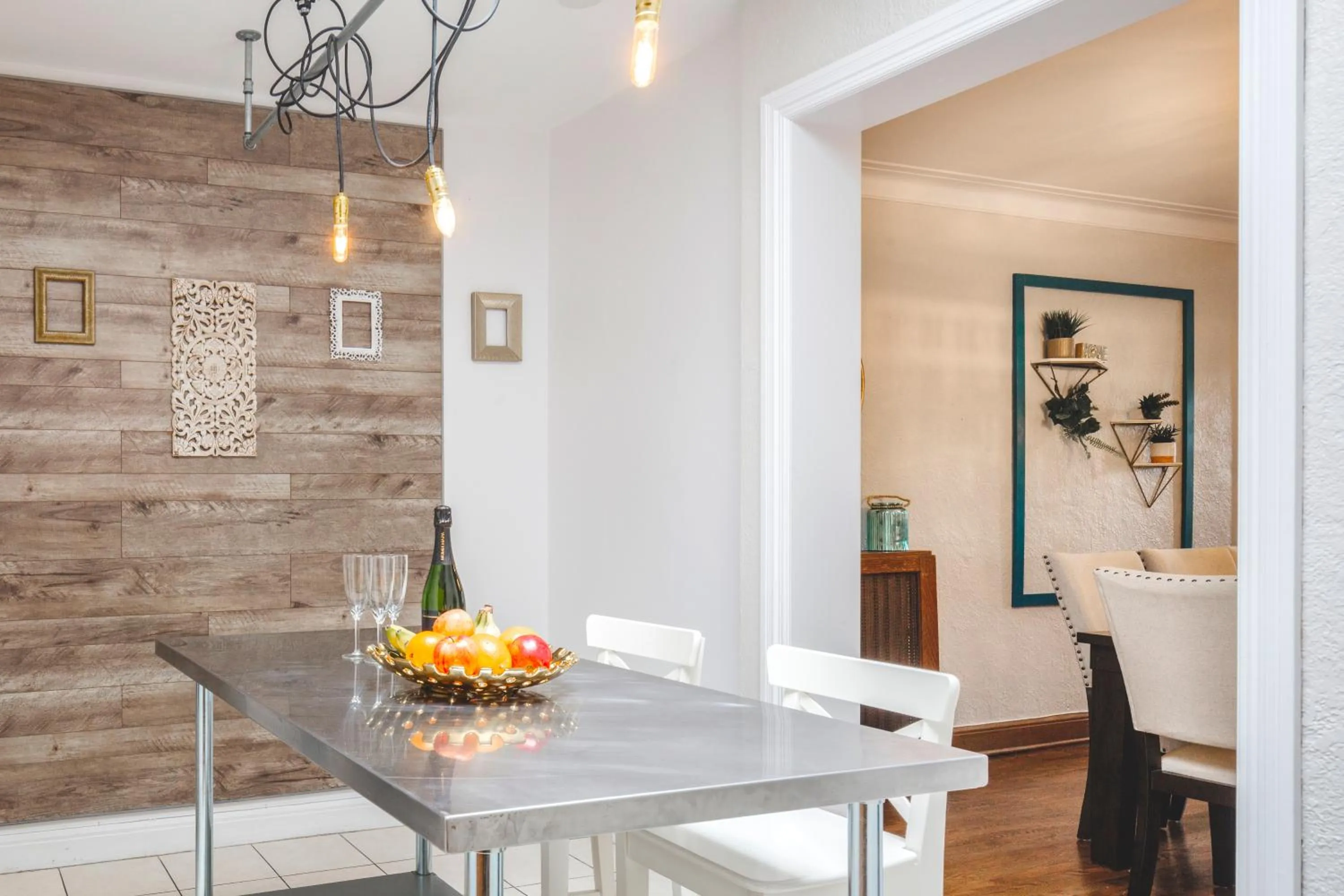 Kitchen or kitchenette in MTLVacationrentals-The MTLVR Kisses