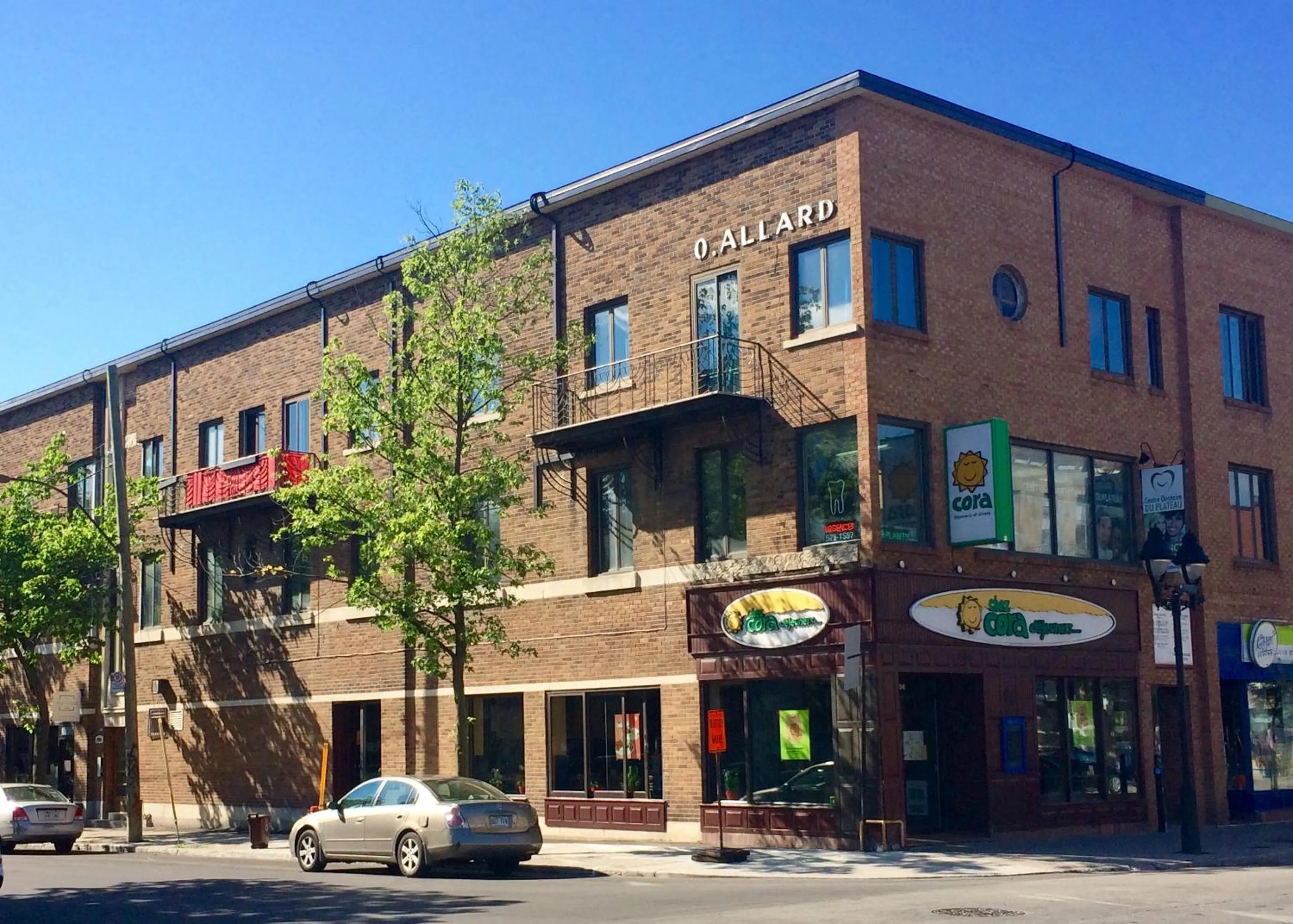 Property building in MTLVacationrentals-The MTLVR Kisses