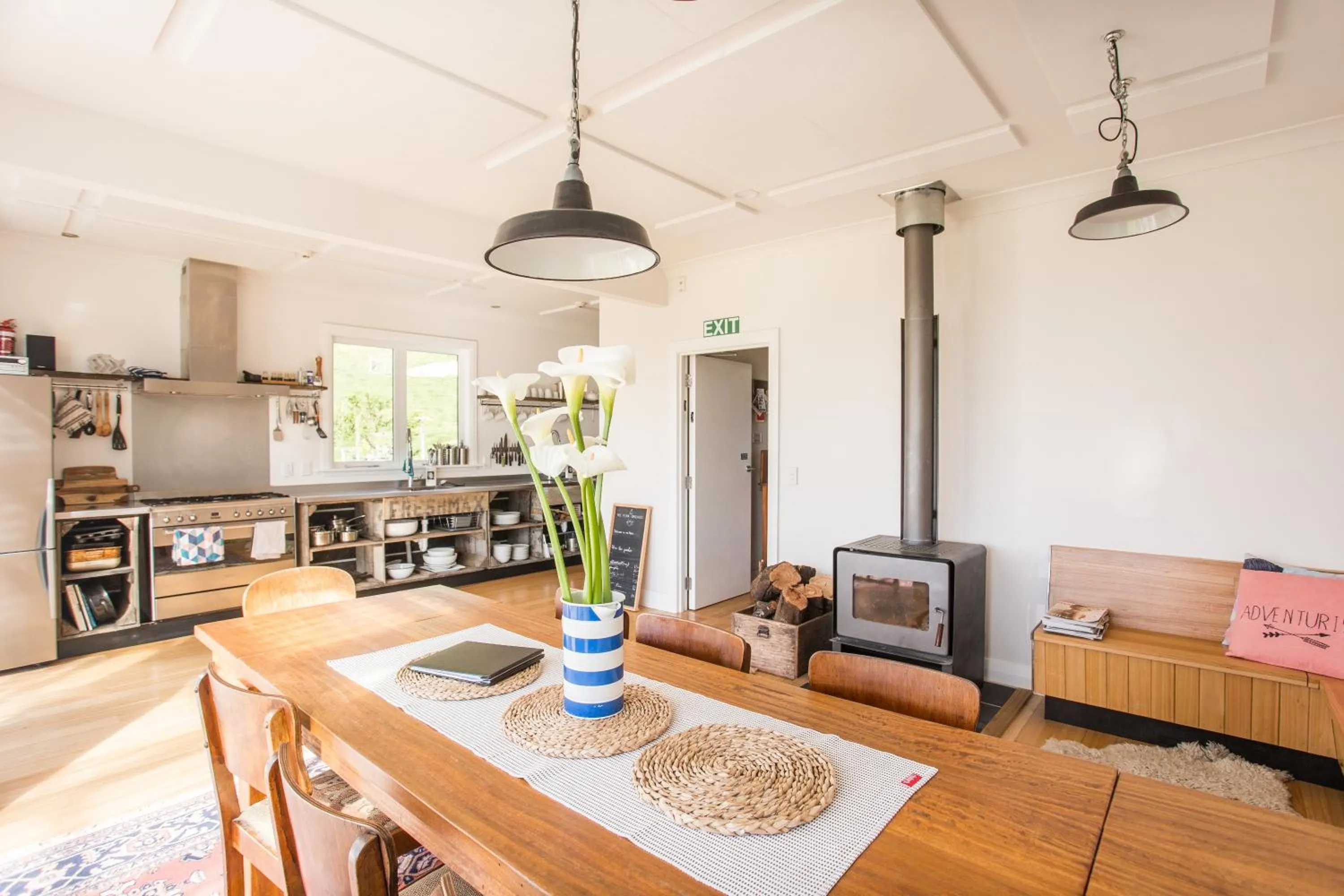 Communal lounge/ TV room in The Pear Orchard Lodge