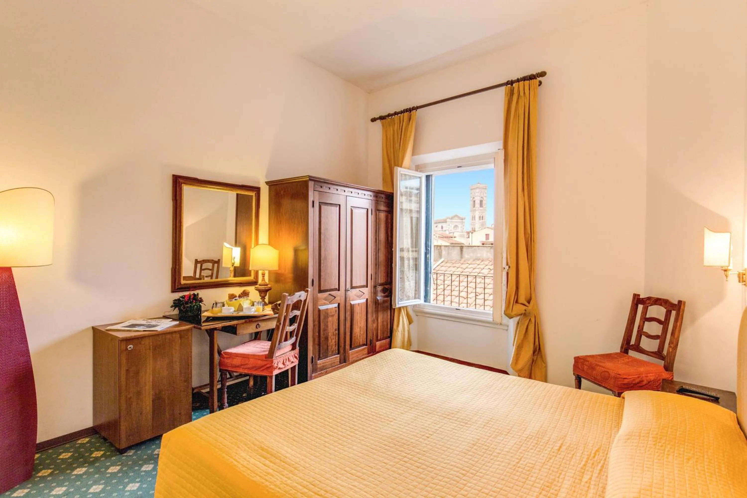 Photo of the whole room, Bed in Hotel S.Giorgio & Olimpic