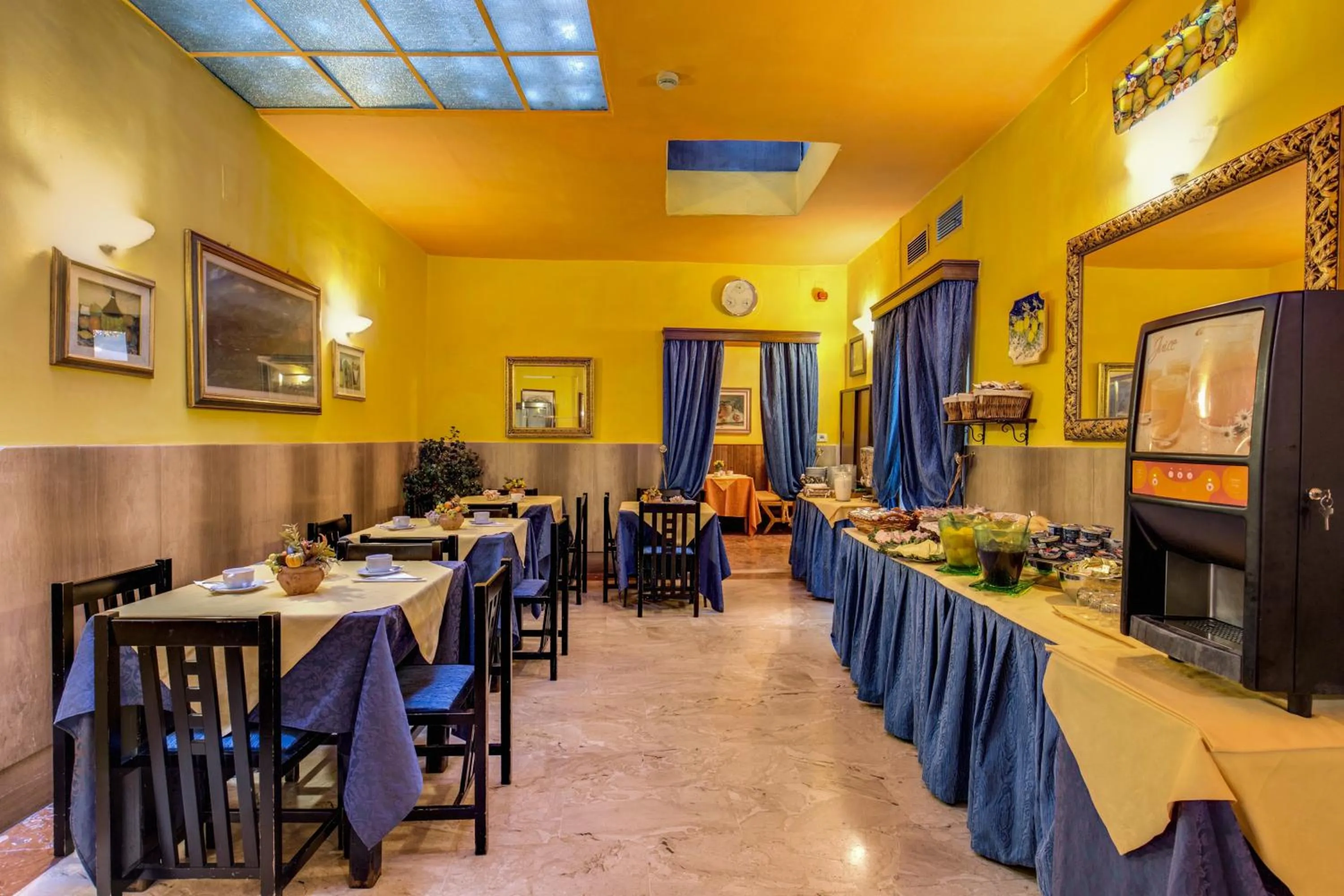 Restaurant/places to eat in Hotel S.Giorgio & Olimpic