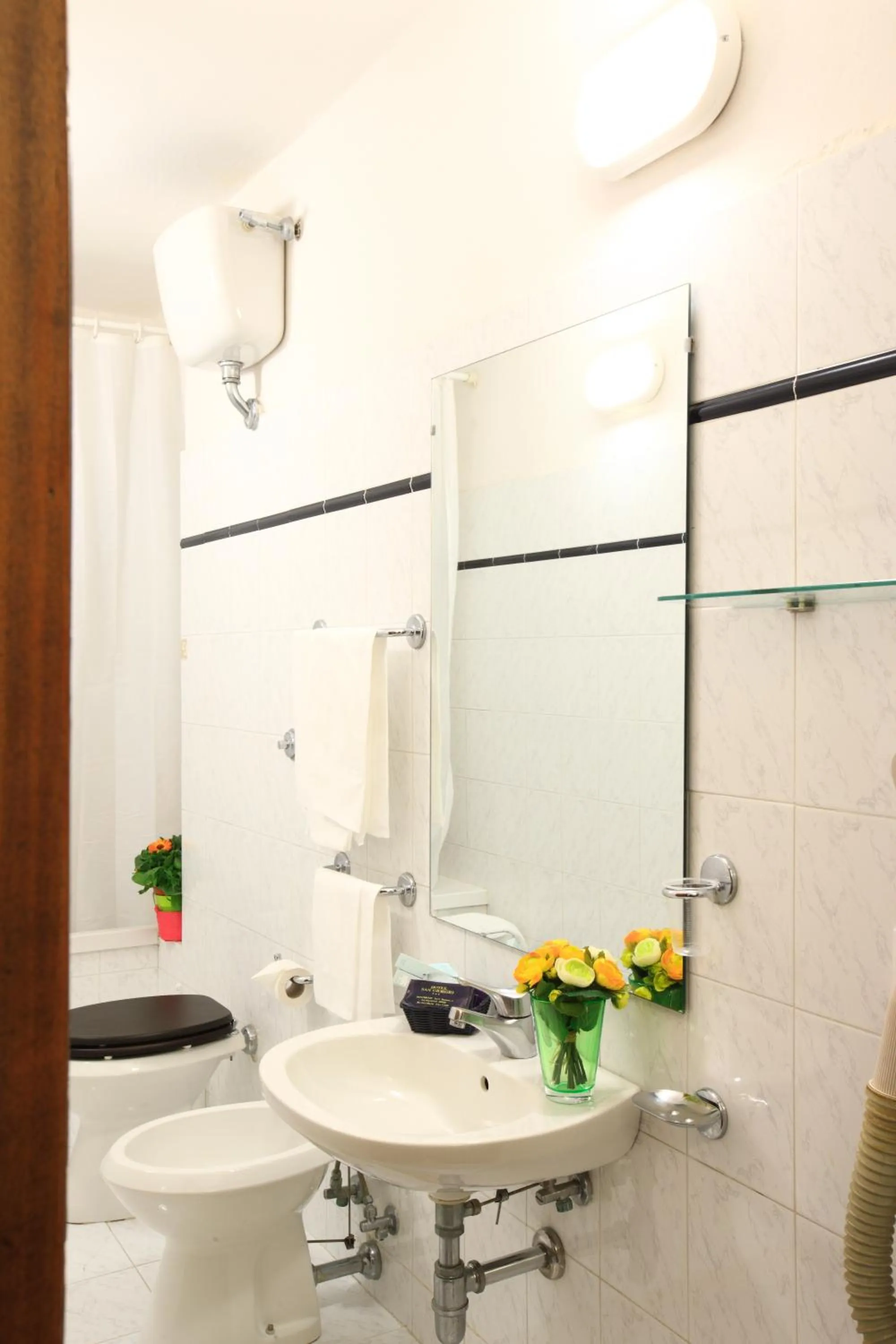 Bathroom in Hotel S.Giorgio & Olimpic