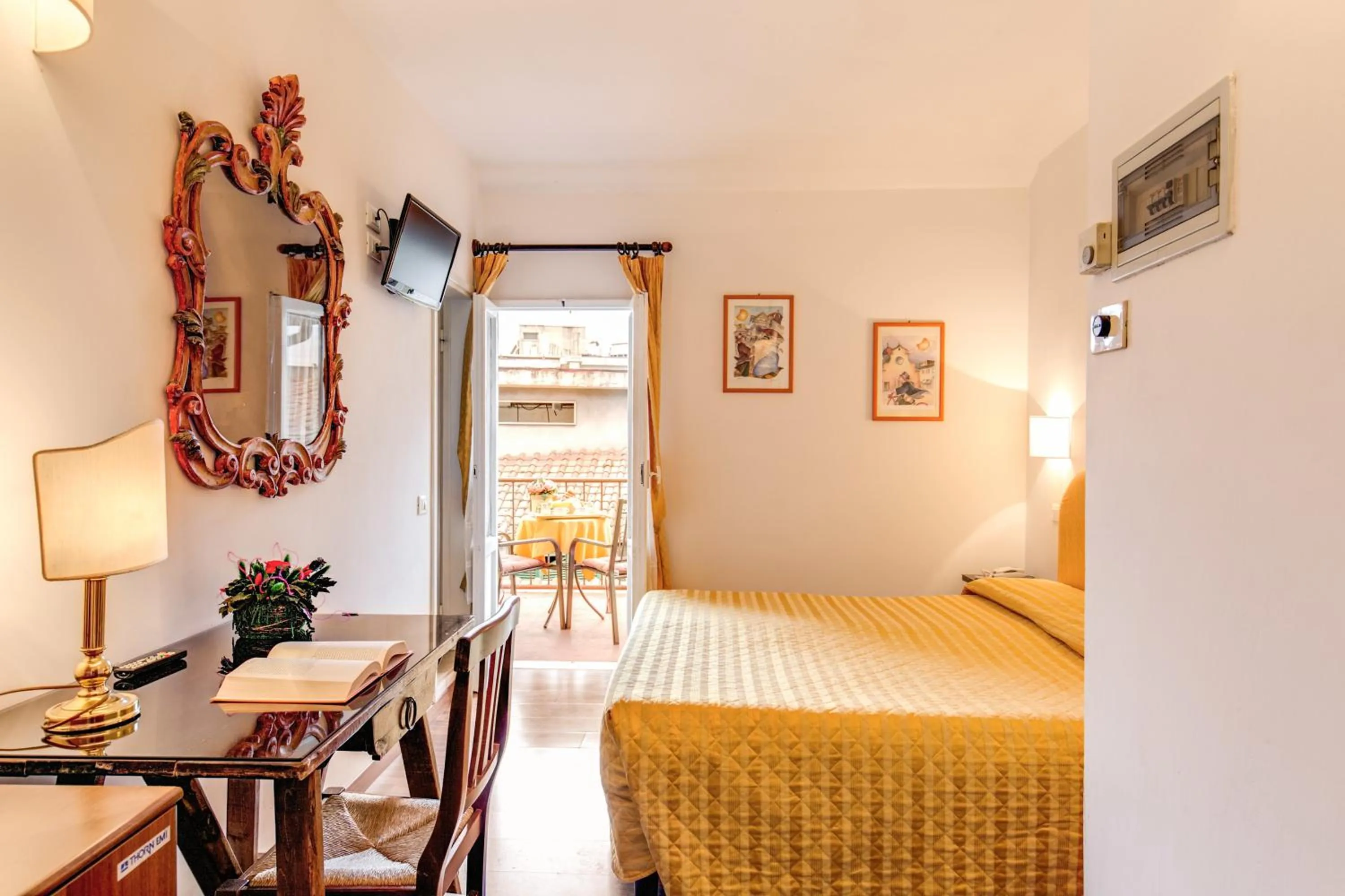 Balcony/Terrace, Bed in Hotel S.Giorgio & Olimpic