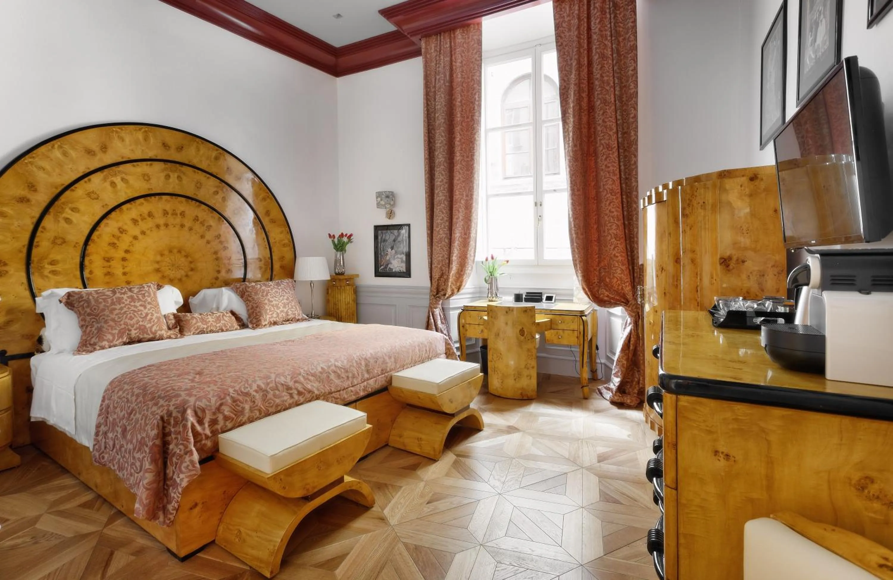 Photo of the whole room, Bed in La Maison du Sage