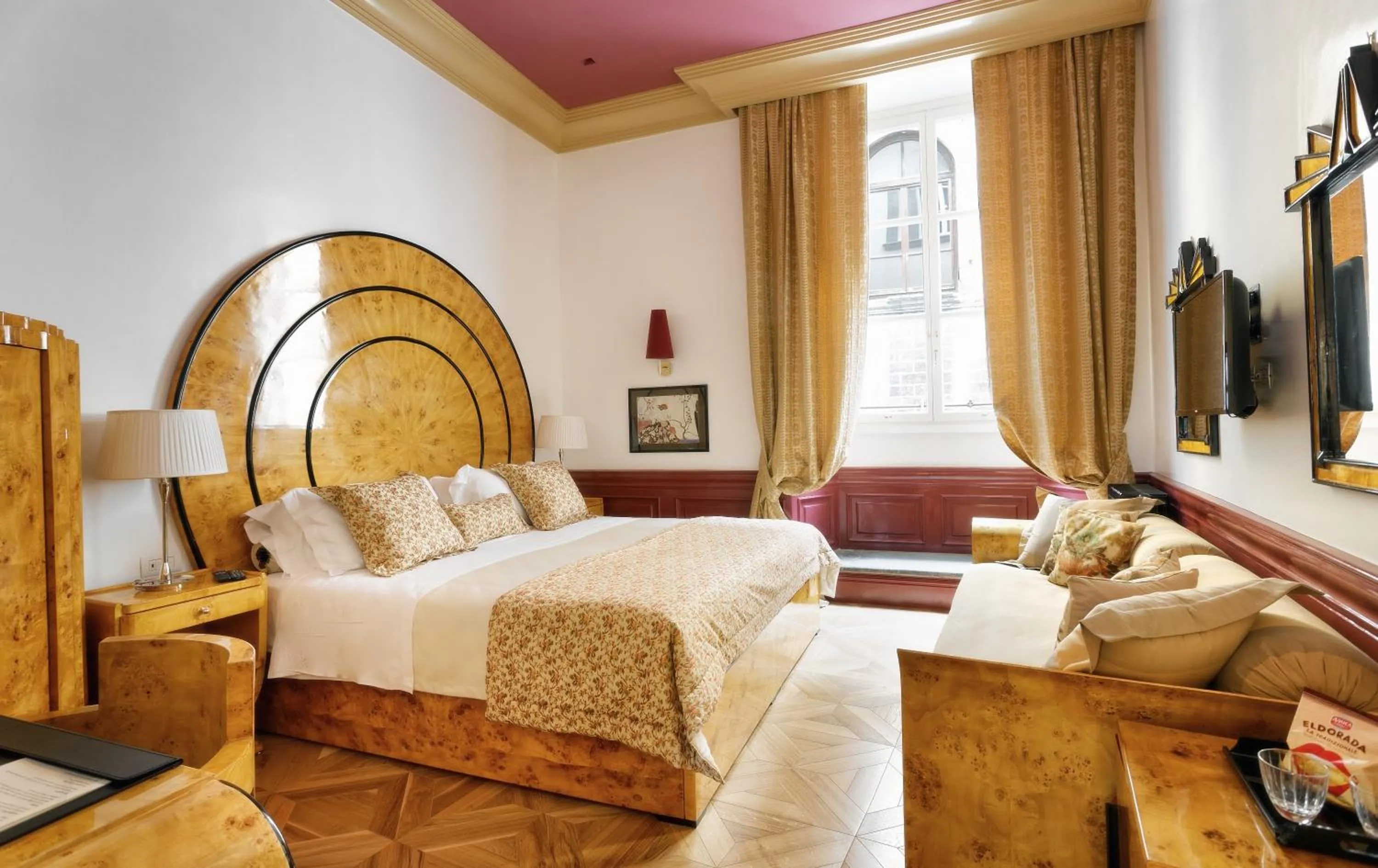 Photo of the whole room, Bed in La Maison du Sage