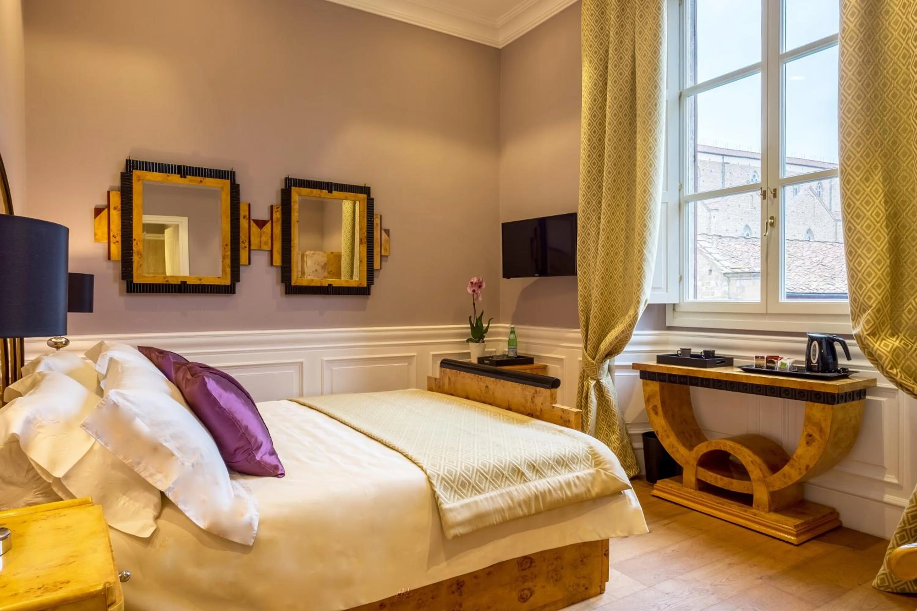 City view, Bed in La Maison du Sage