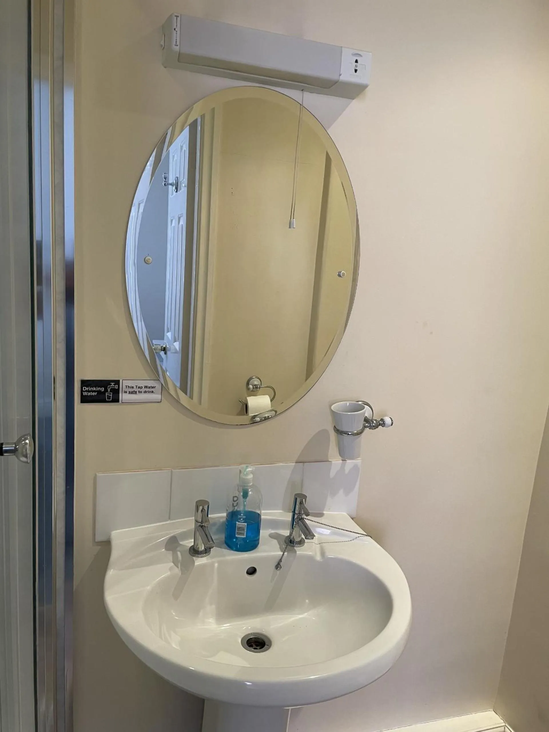 Bathroom in Diamonds Inn