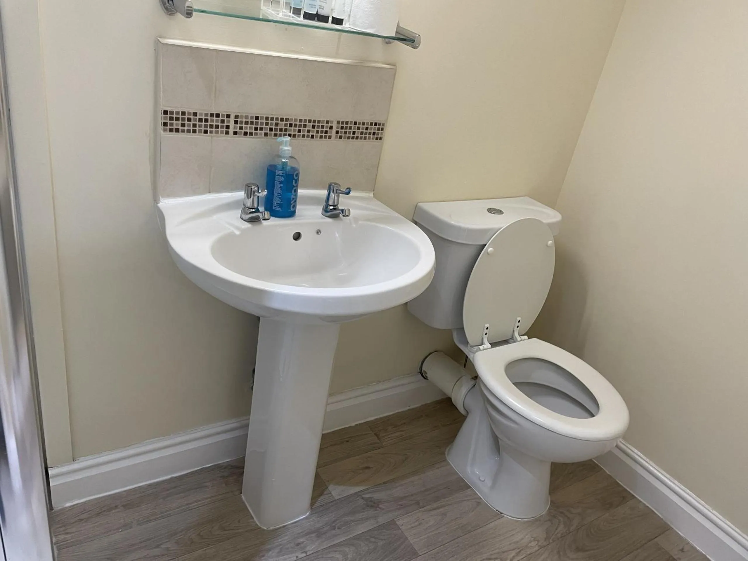 Bathroom in Diamonds Inn